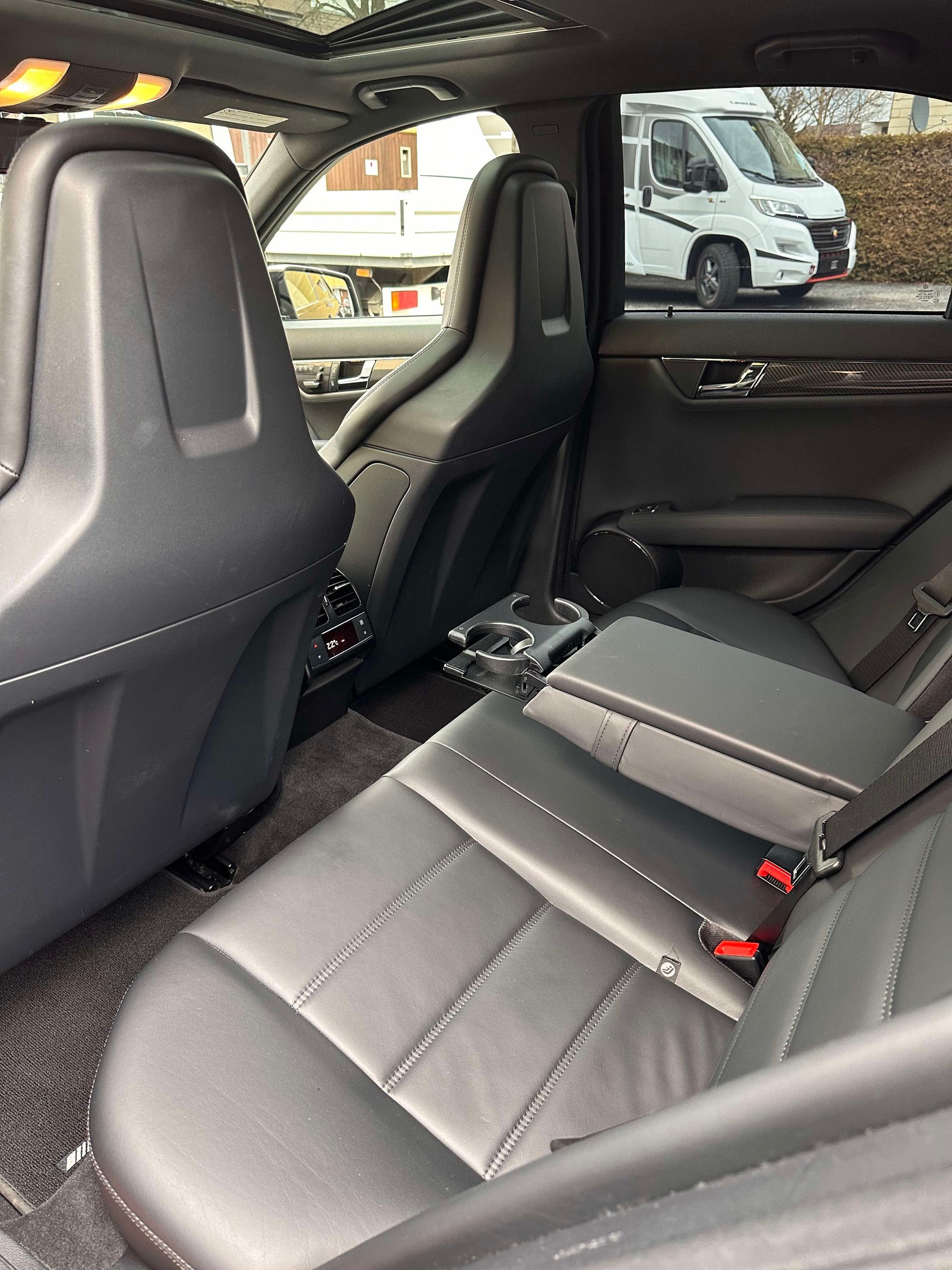 MERCEDES-BENZ C 63 AMG Avantgarde 7G-Tronic-image-7