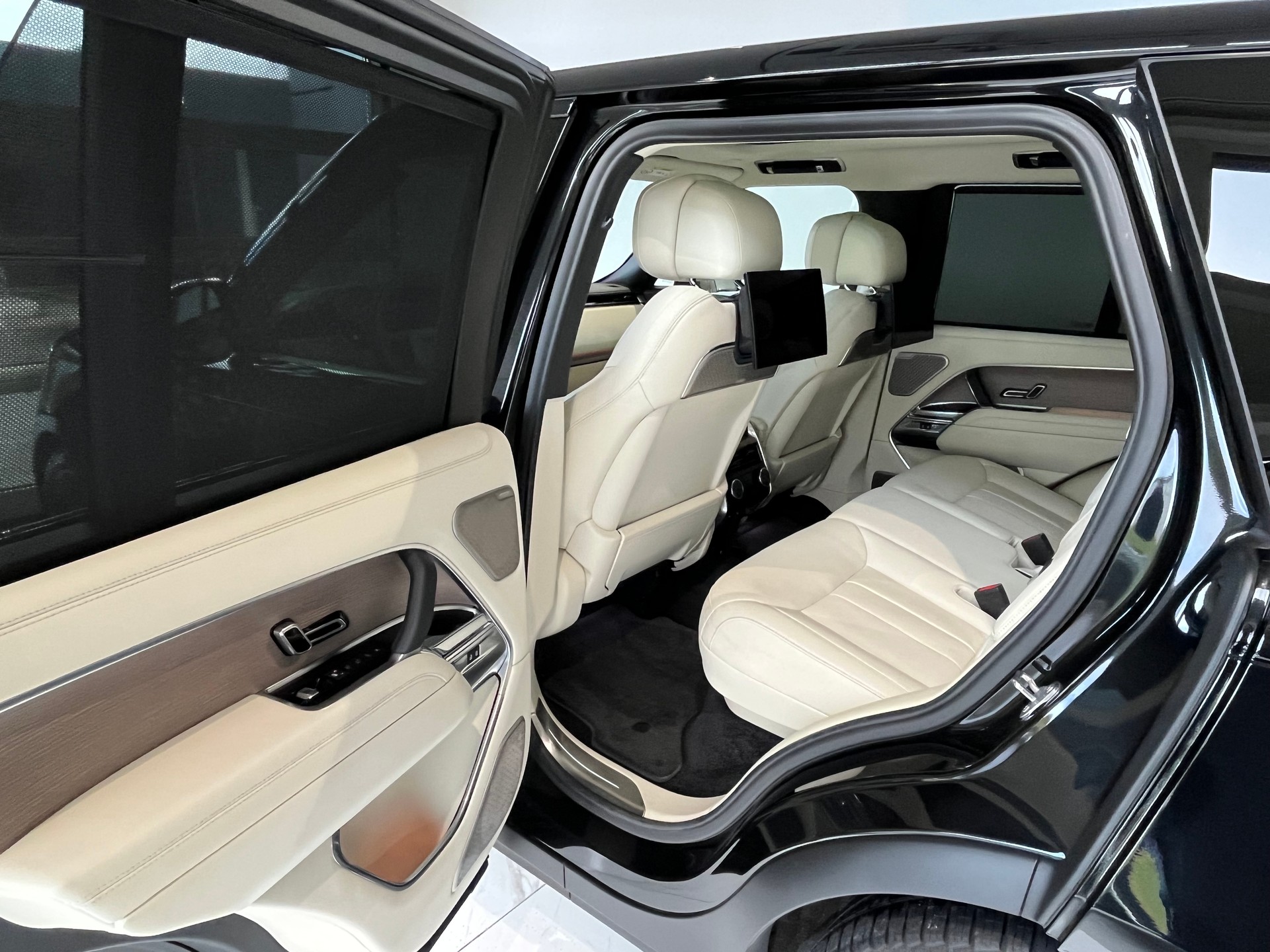 LAND ROVER Range Rover P530 4.4 V8 First Edition Automatic-image-8