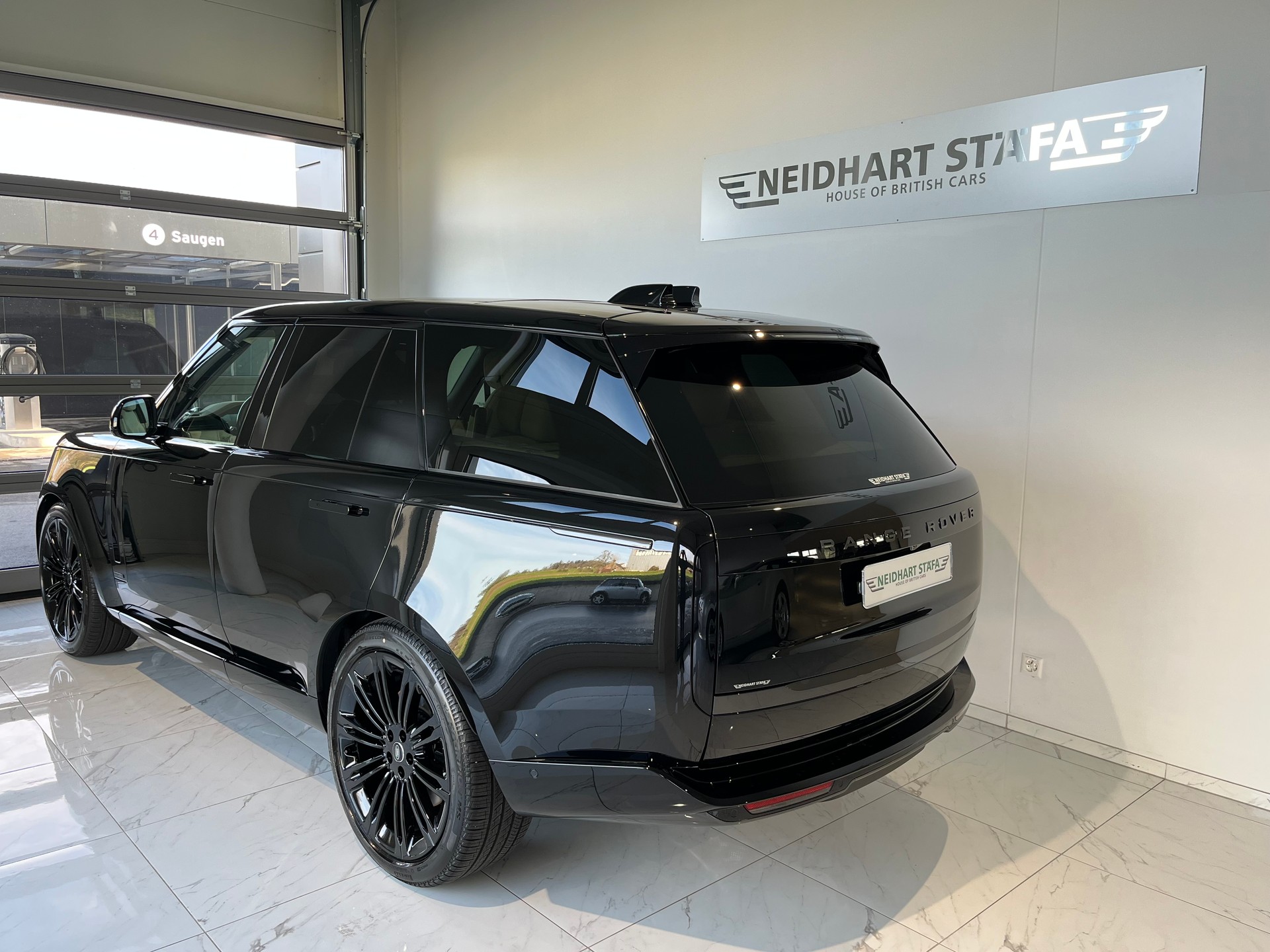 LAND ROVER Range Rover P530 4.4 V8 First Edition Automatic-image-3