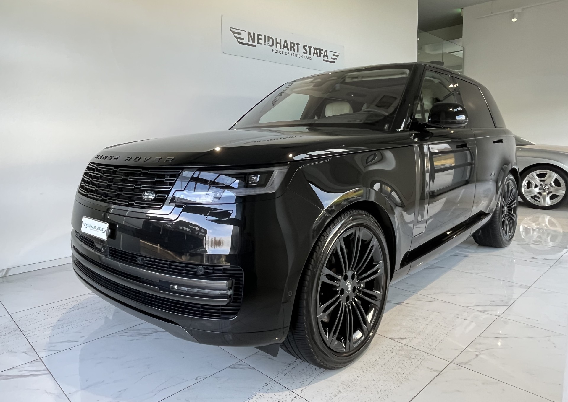LAND ROVER Range Rover P530 4.4 V8 First Edition Automatic-image-2