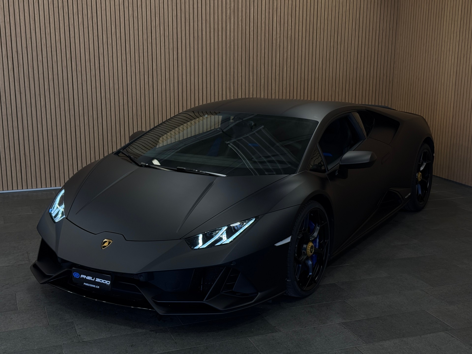 LAMBORGHINI Huracan EVO Coupé DCT * SCHWARZMATT*-image-1