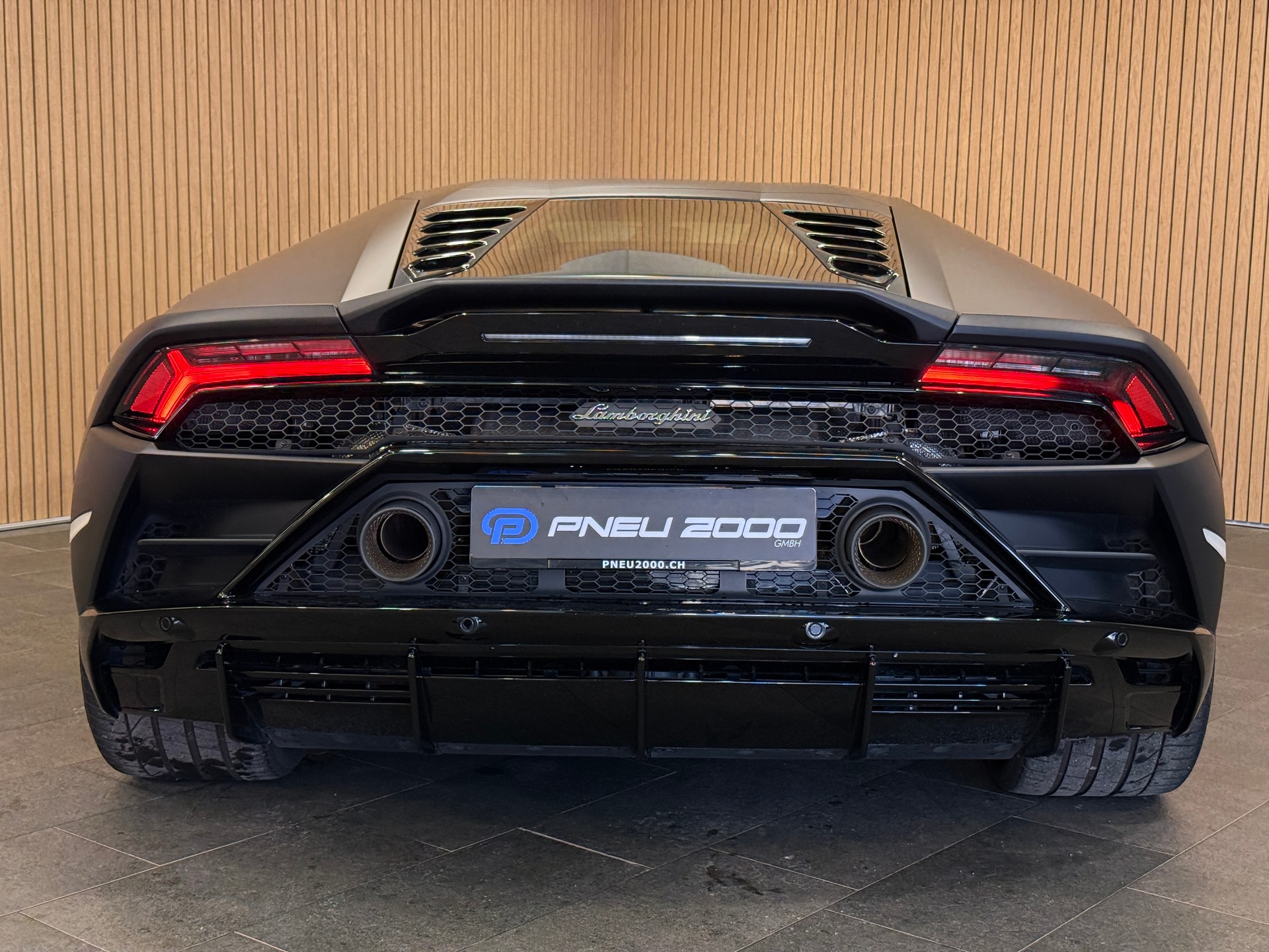 LAMBORGHINI Huracan EVO Coupé DCT * SCHWARZMATT*-image-4