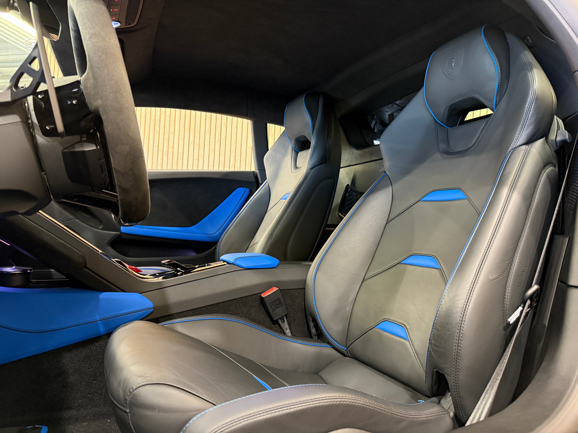 LAMBORGHINI Huracan EVO Coupé DCT * SCHWARZMATT*-image-8