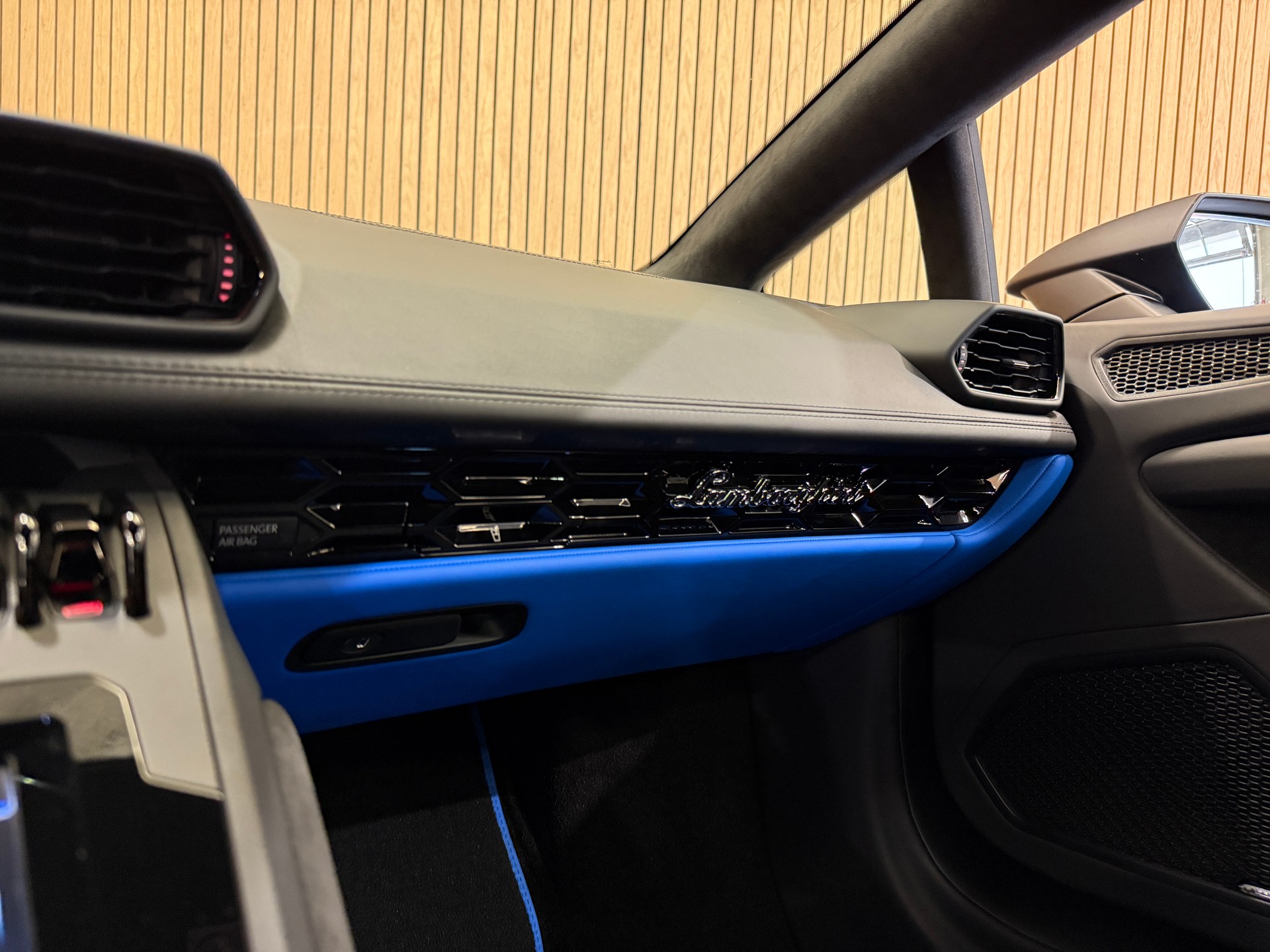 LAMBORGHINI Huracan EVO Coupé DCT * SCHWARZMATT*-image-13
