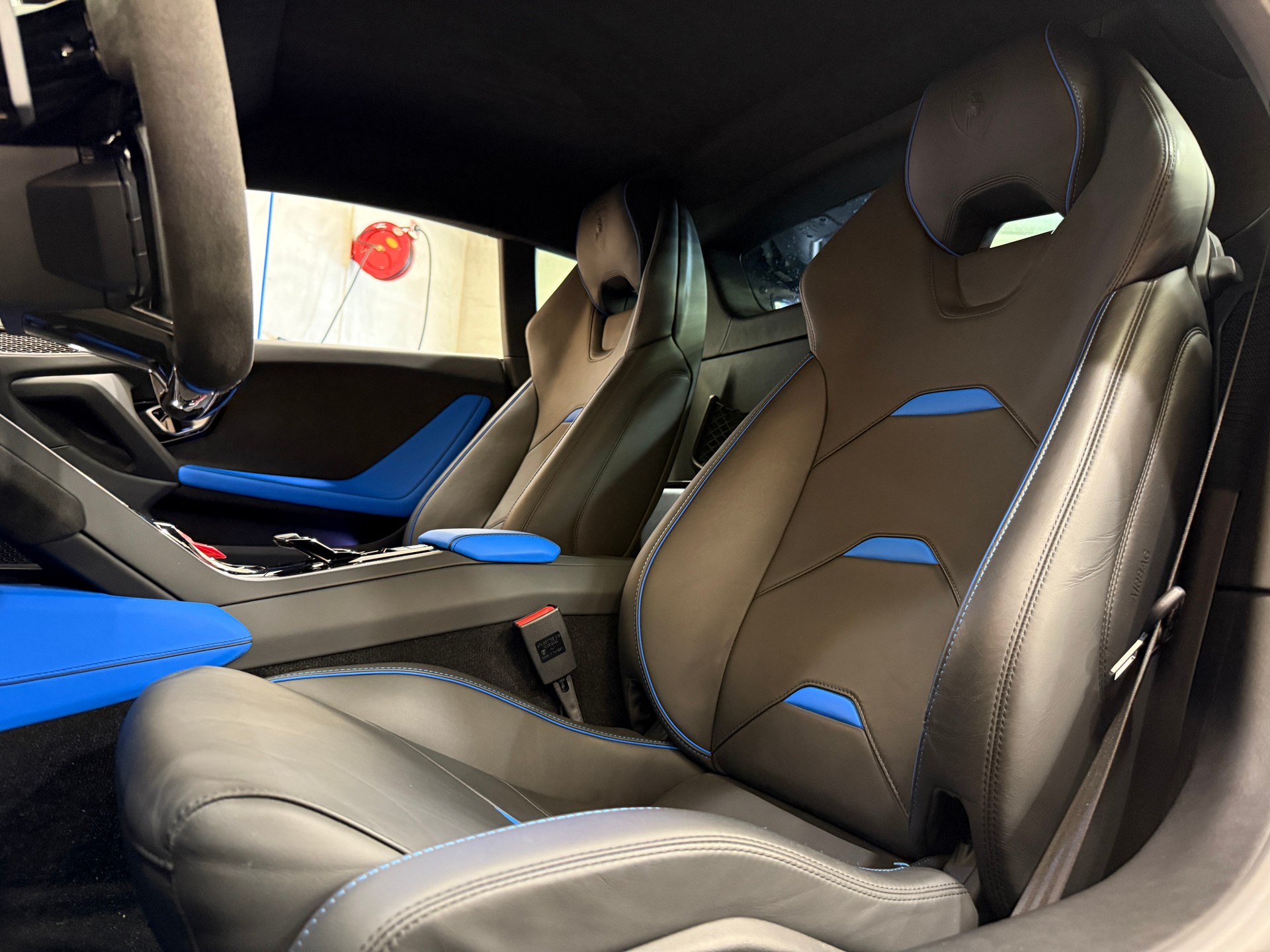 LAMBORGHINI Huracan EVO Coupé DCT * SCHWARZMATT*-image-10