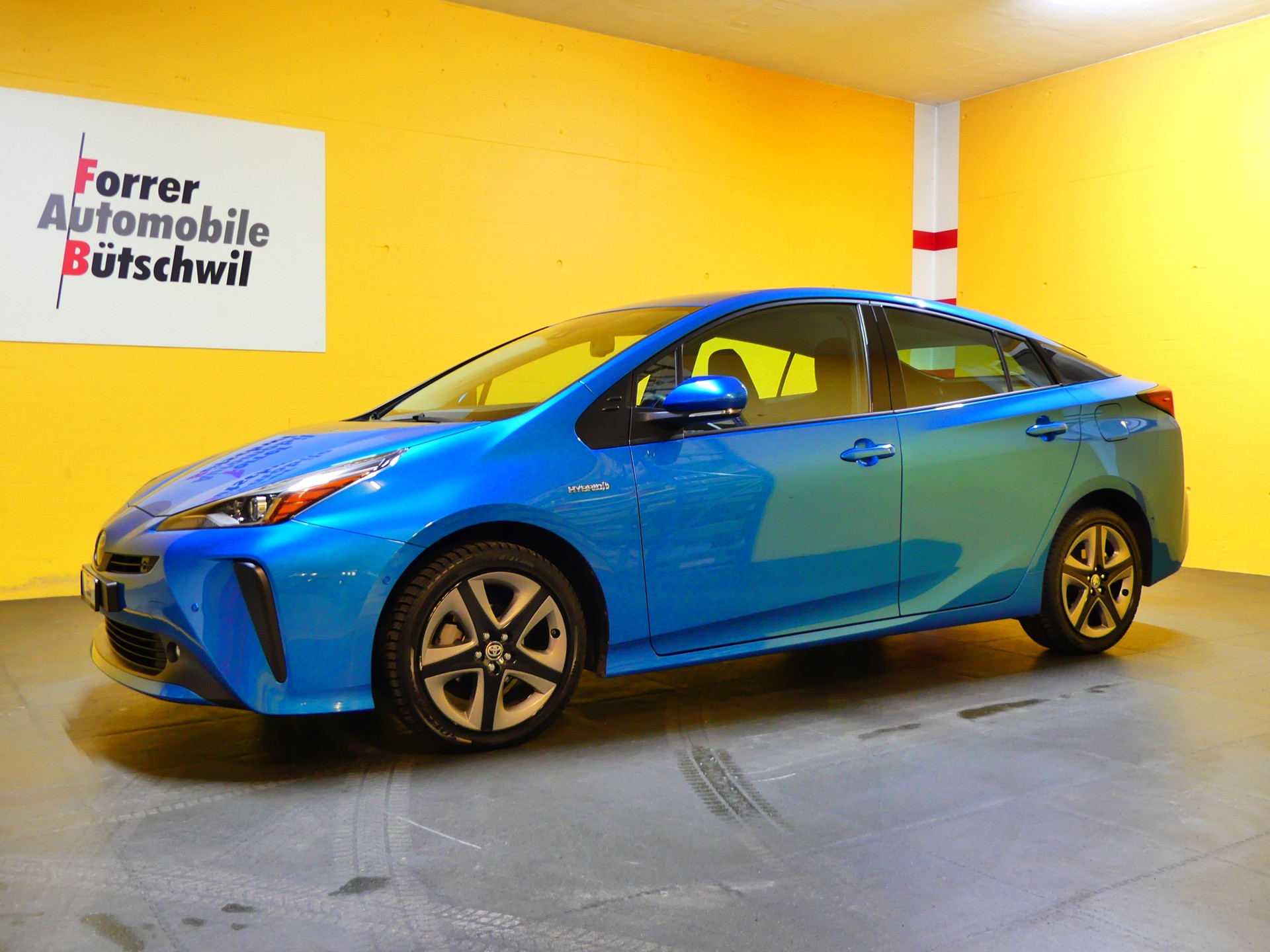 TOYOTA Prius 1.8 VVT-i HSD AWD-i Premium