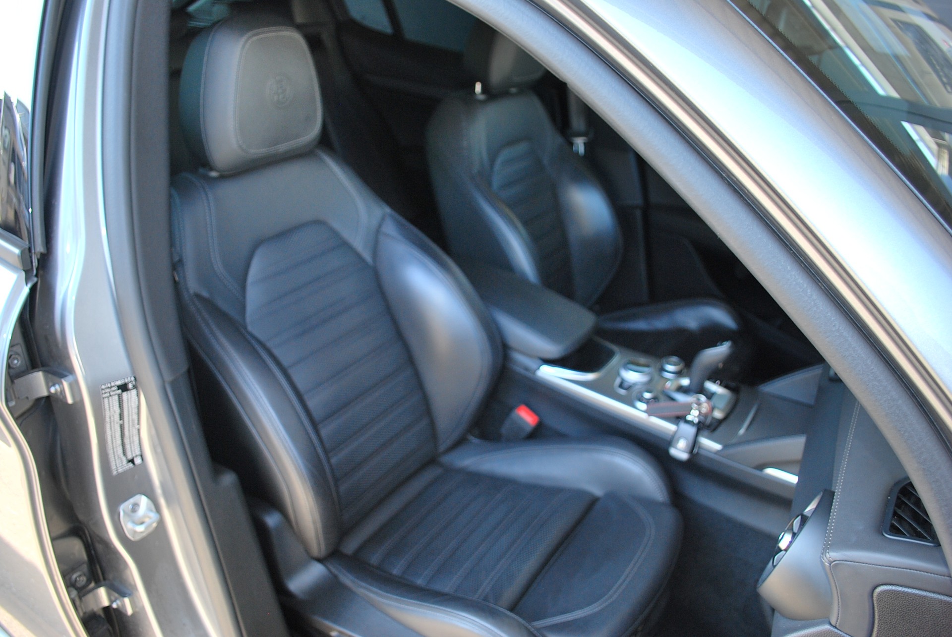 ALFA ROMEO Stelvio 2.0 Veloce Q4 Automatic-image-9