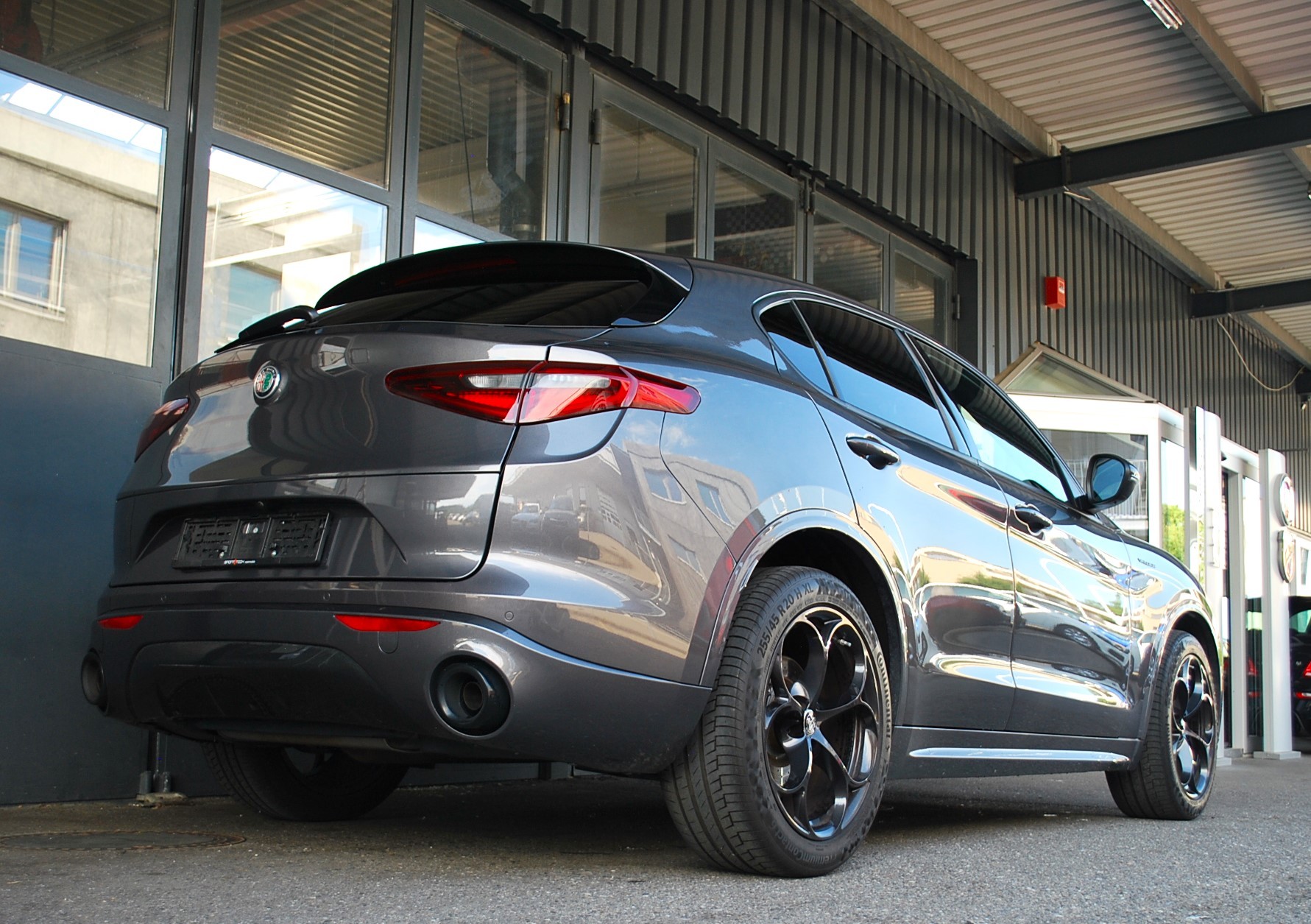 ALFA ROMEO Stelvio 2.0 Veloce Q4 Automatic-image-3