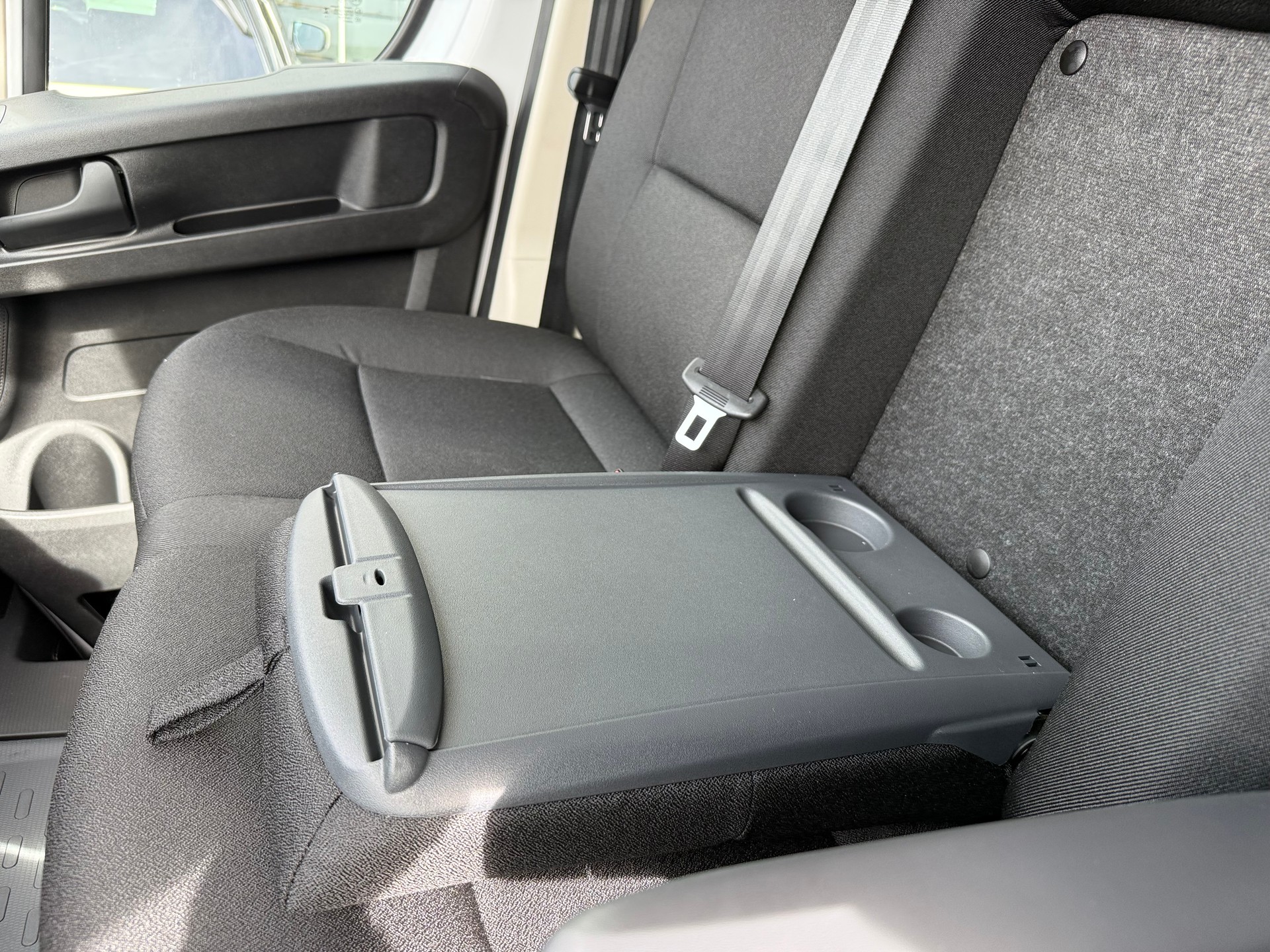 FIAT Ducato Maxi 35 L4H3 2.2MTJ 180PS 3T AHK, 270°Tür, Holzboden, Doppelairbag, Kamera-image-20