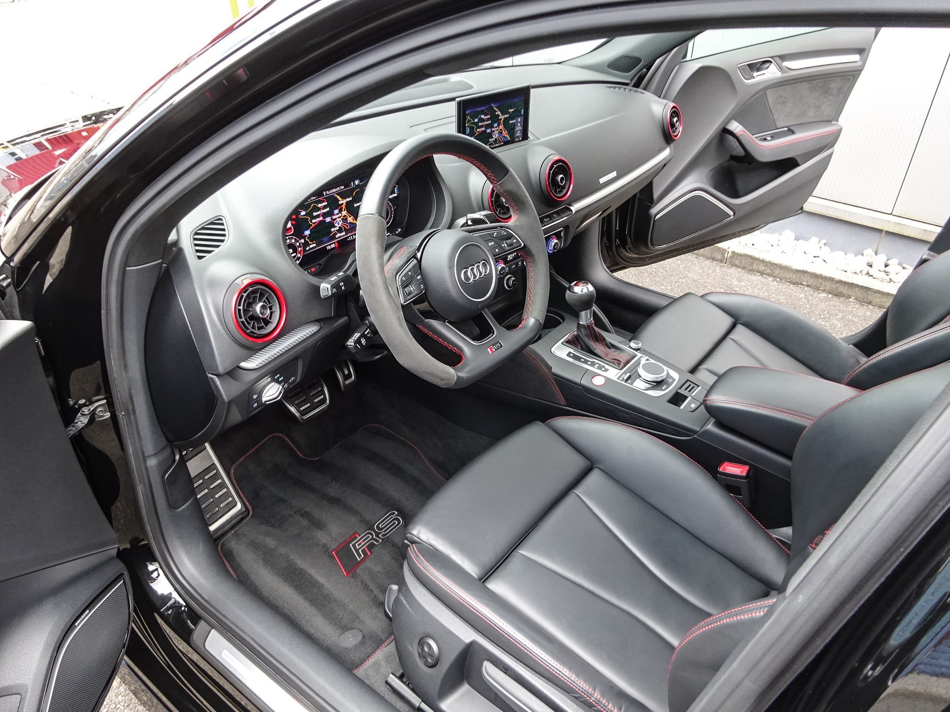 AUDI RS3 Sportback 2.5 TSI quattro S-tronic // CH-Fahrzeug // ABT Motorsport // ohne OPF....-image-10