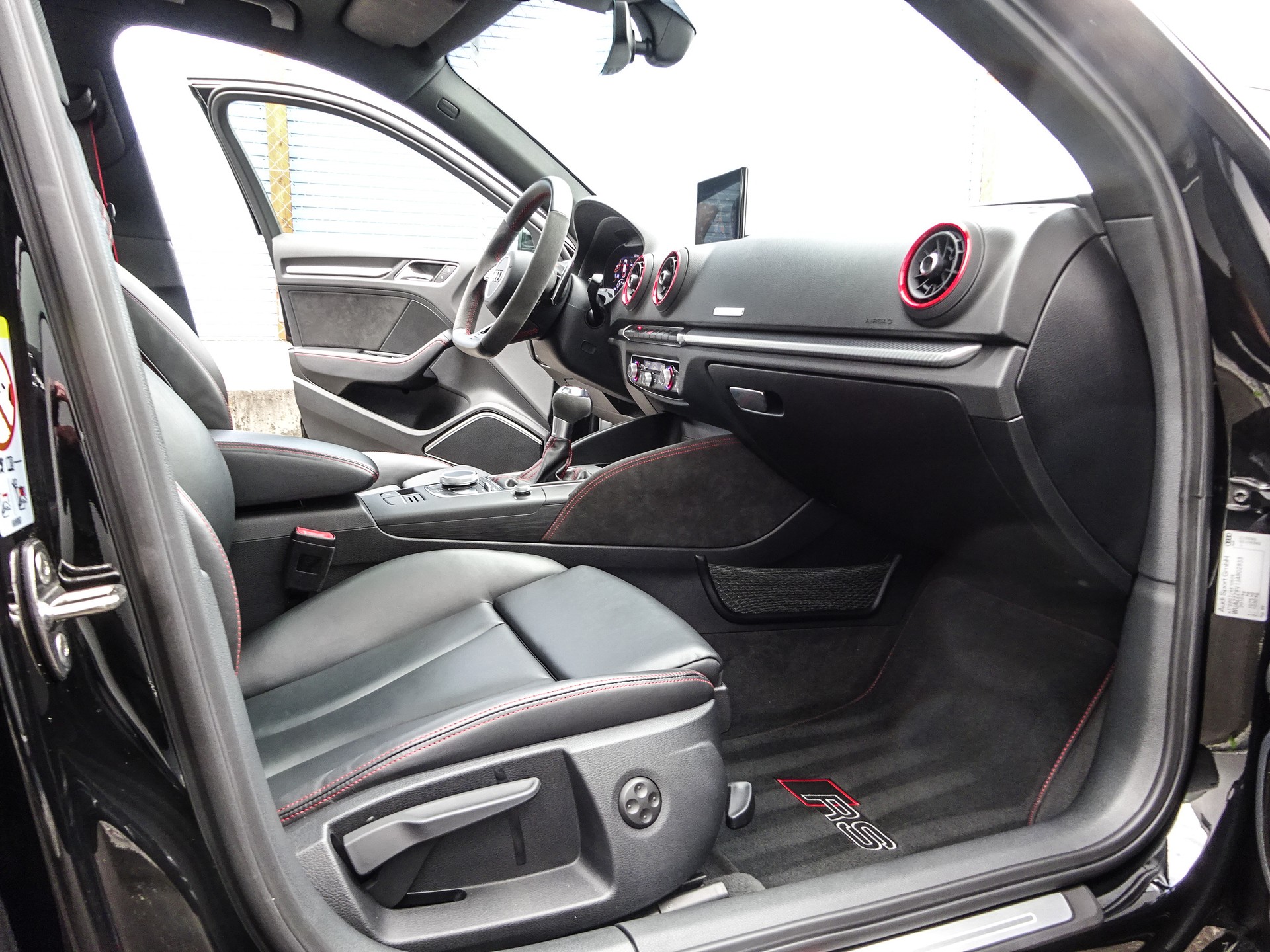AUDI RS3 Sportback 2.5 TSI quattro S-tronic // CH-Fahrzeug // ABT Motorsport // ohne OPF....-image-11