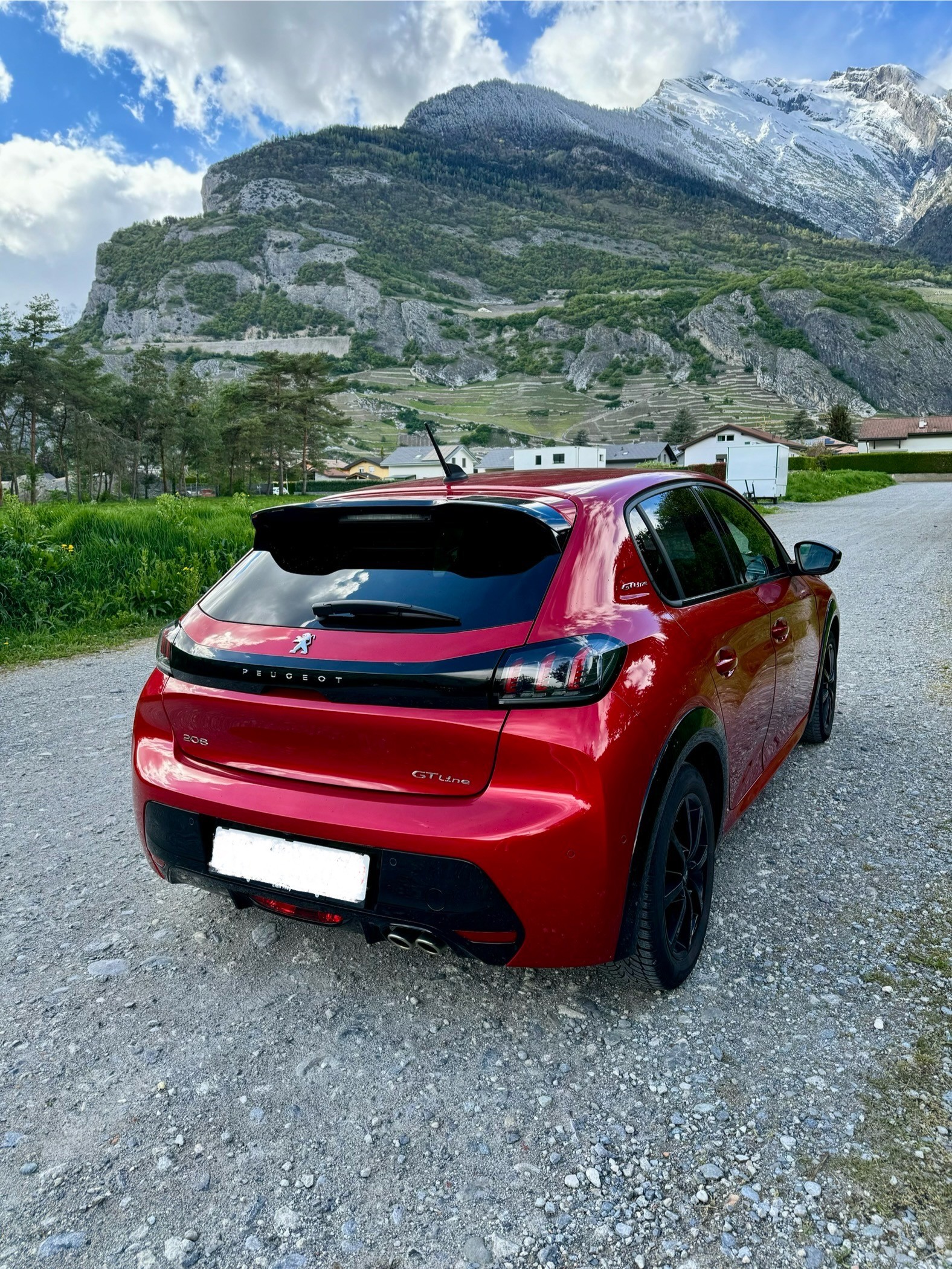 PEUGEOT 208 1.2 PureTech GT Line EAT8-image-2