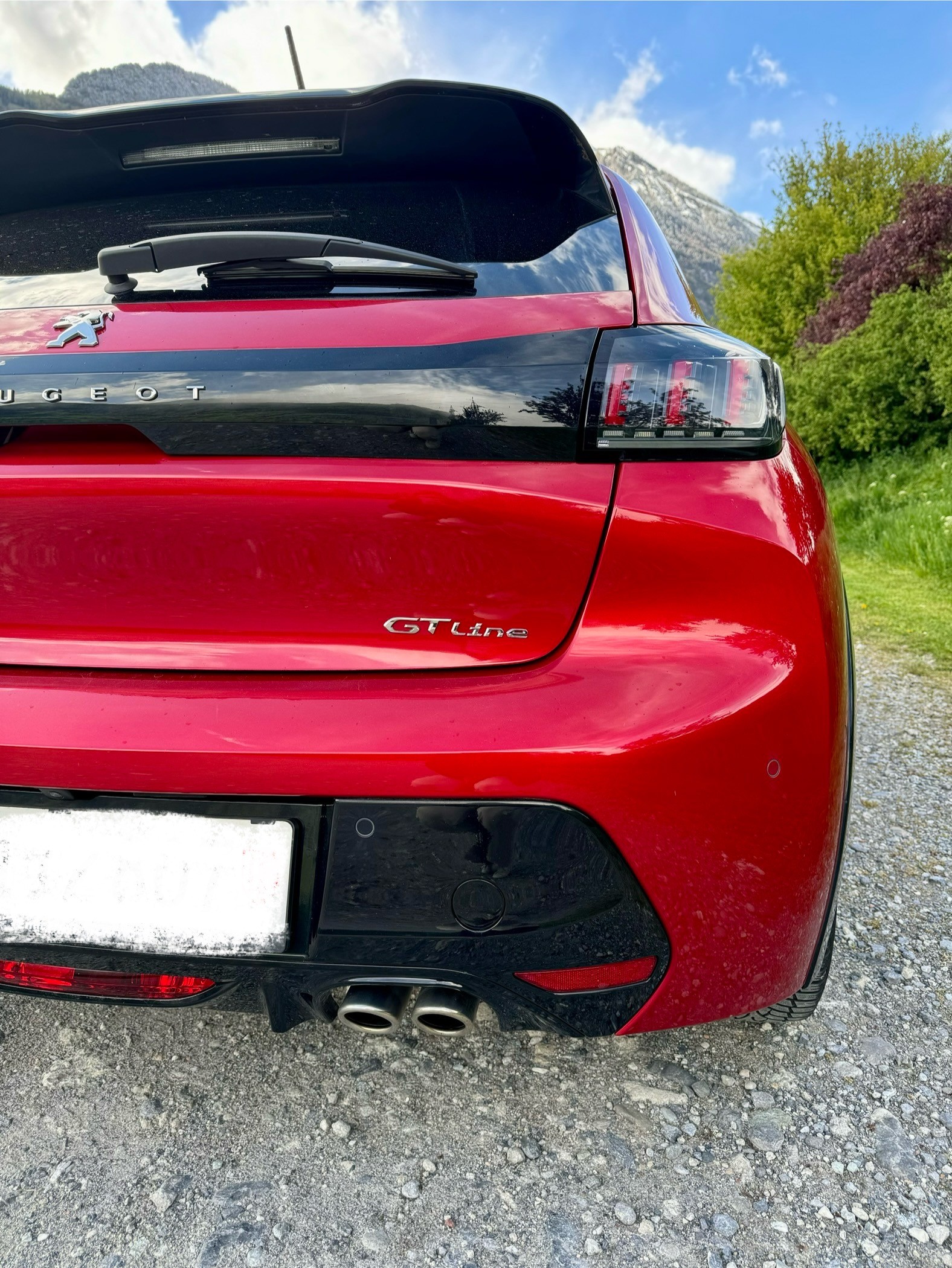 PEUGEOT 208 1.2 PureTech GT Line EAT8-image-3