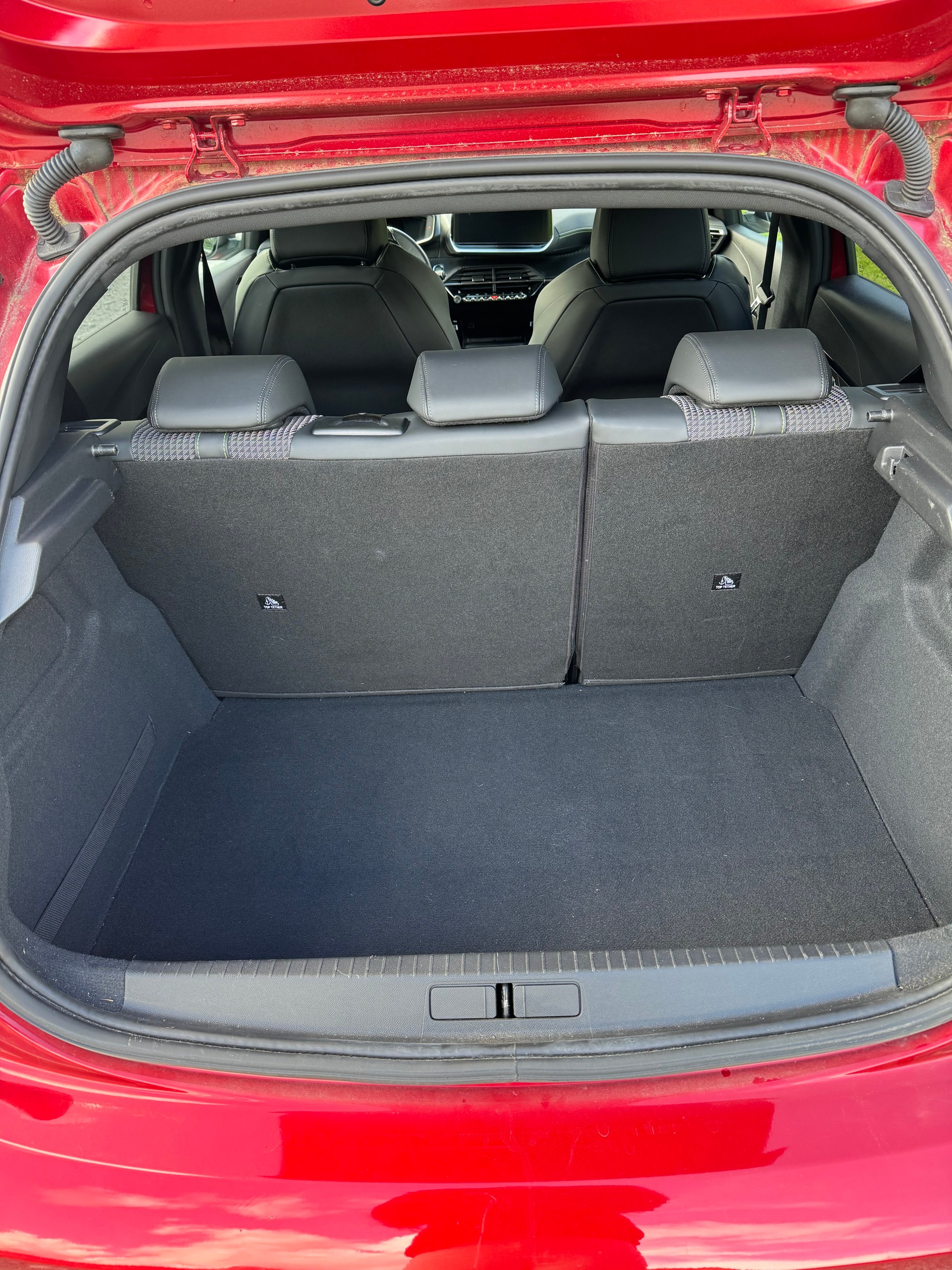 PEUGEOT 208 1.2 PureTech GT Line EAT8-image-11