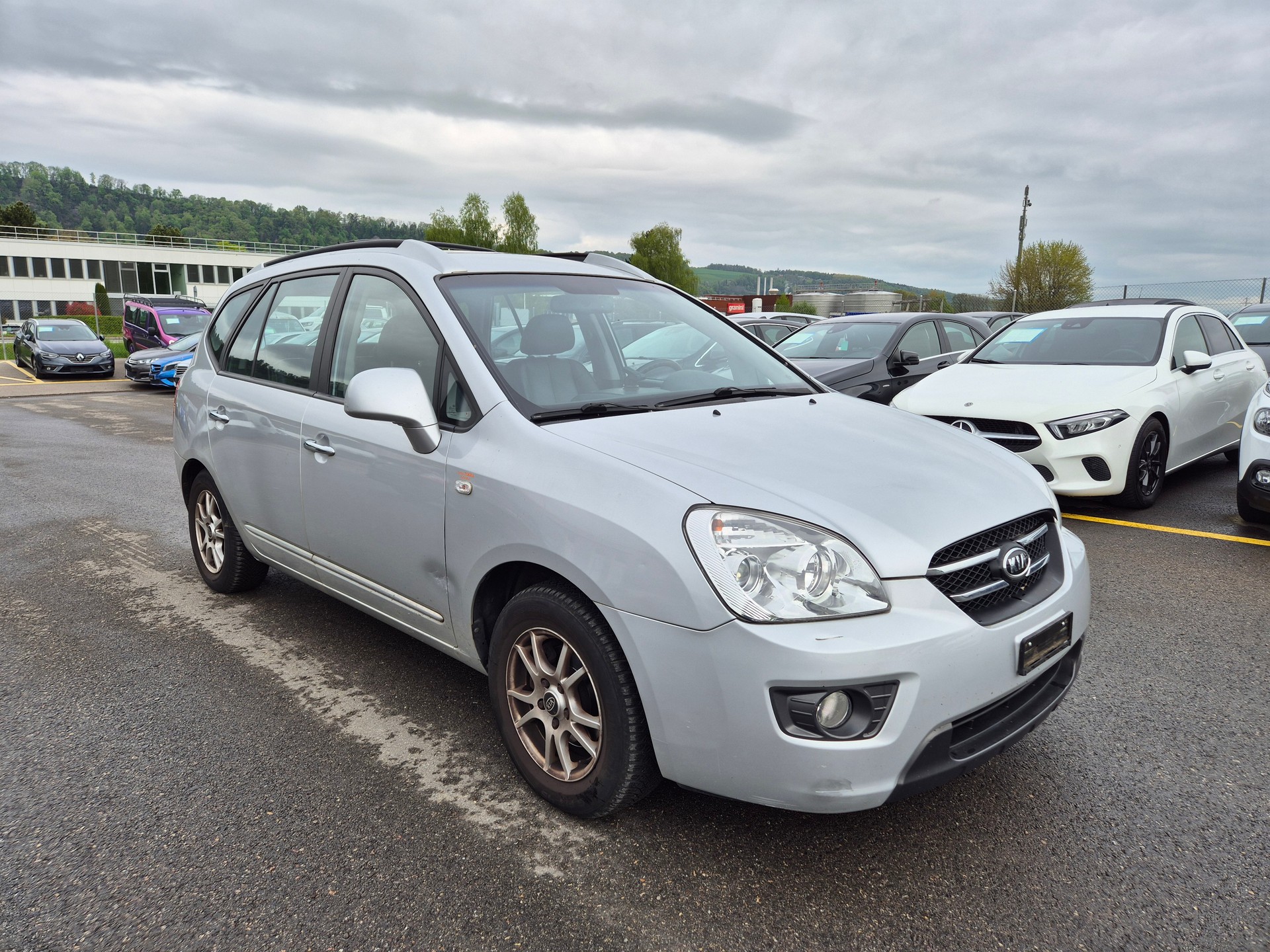KIA Carens 2.0 CRDi Classic-image-11