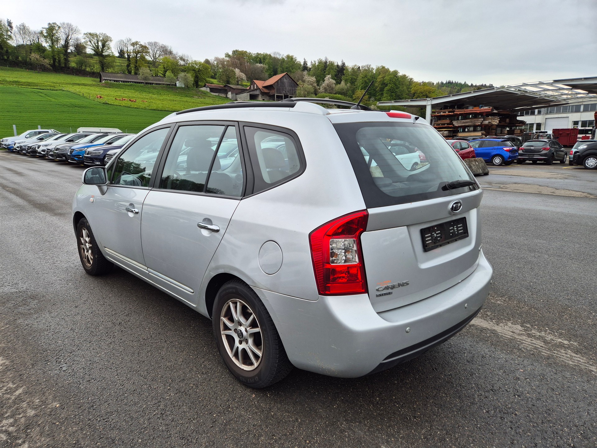KIA Carens 2.0 CRDi Classic-image-9