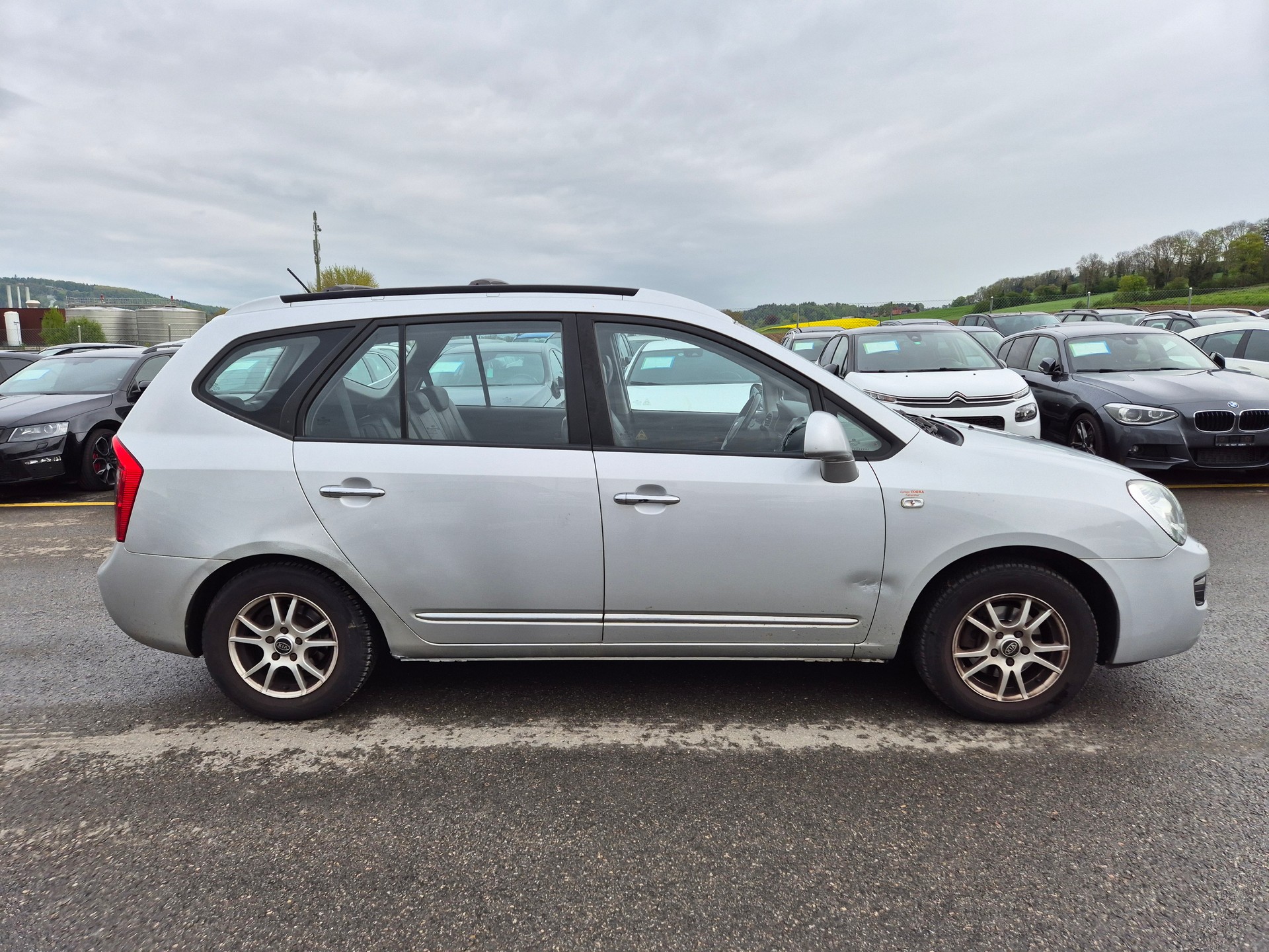 KIA Carens 2.0 CRDi Classic-image-14