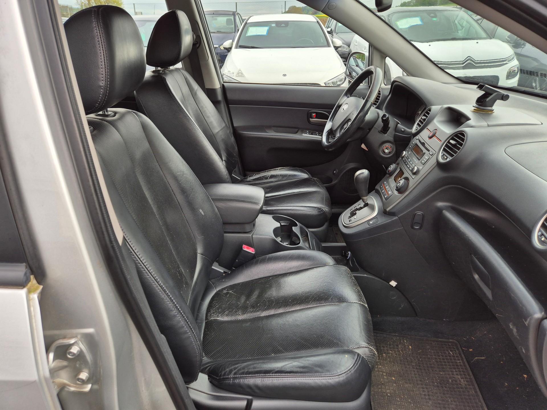 KIA Carens 2.0 CRDi Classic-image-3