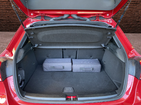 MERCEDES-BENZ A 250e Progressive-image-6