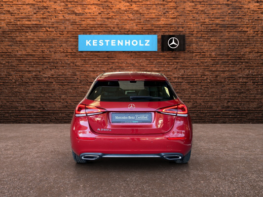 MERCEDES-BENZ A 250e Progressive-image-5