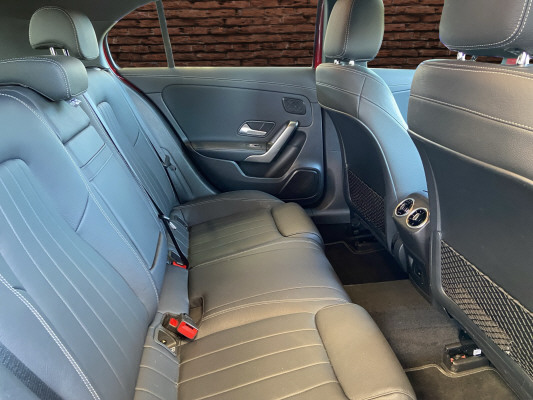MERCEDES-BENZ A 250e Progressive-image-11