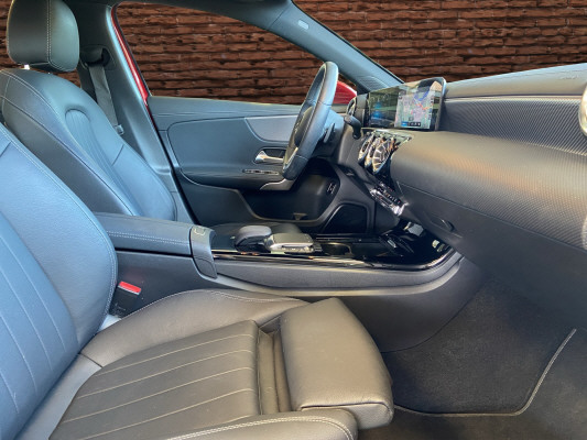 MERCEDES-BENZ A 250e Progressive-image-10