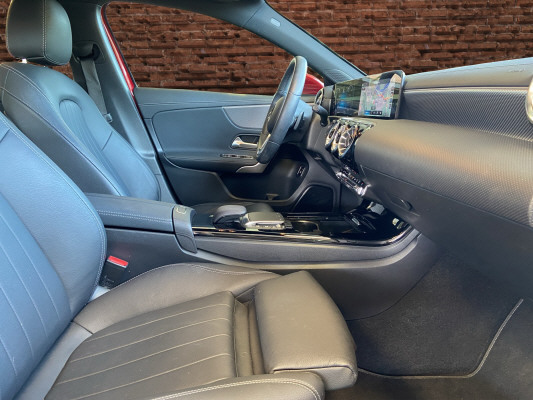 MERCEDES-BENZ A 250e Progressive-image-10