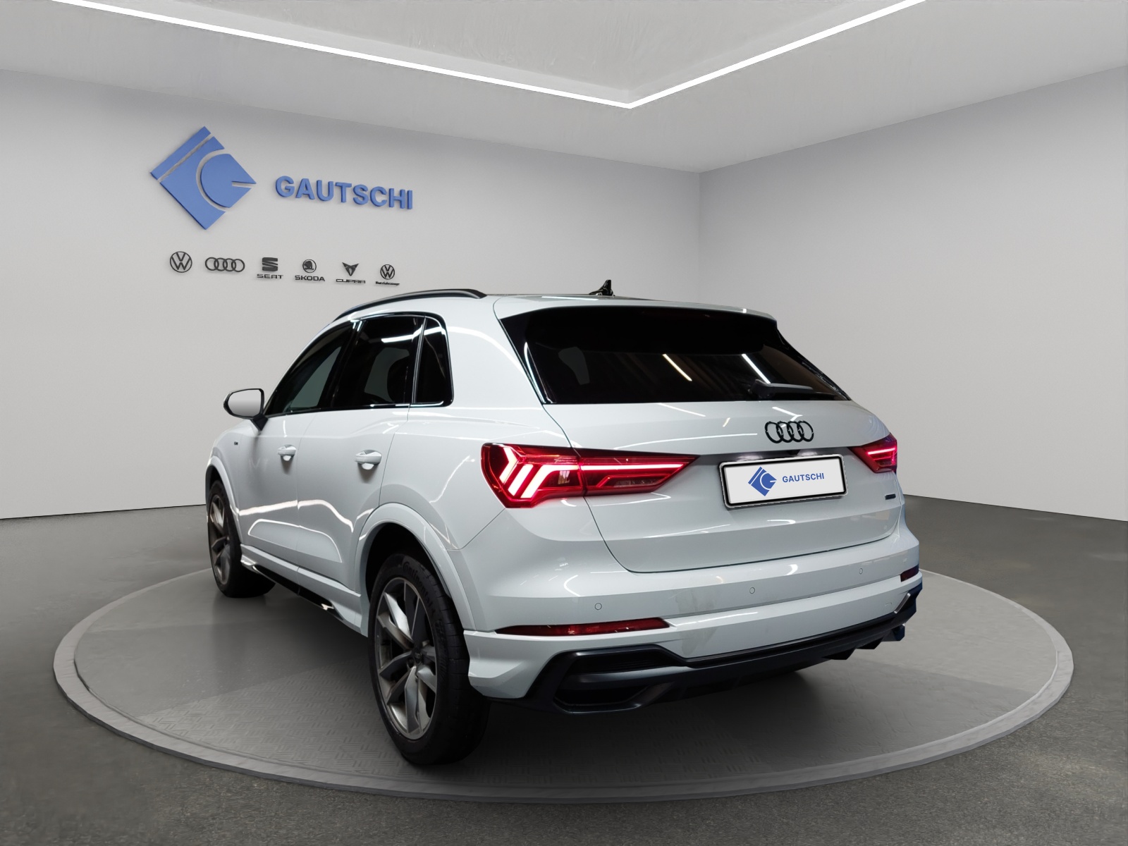 AUDI Q3 35 TDI S line quattro S-tronic-image-2