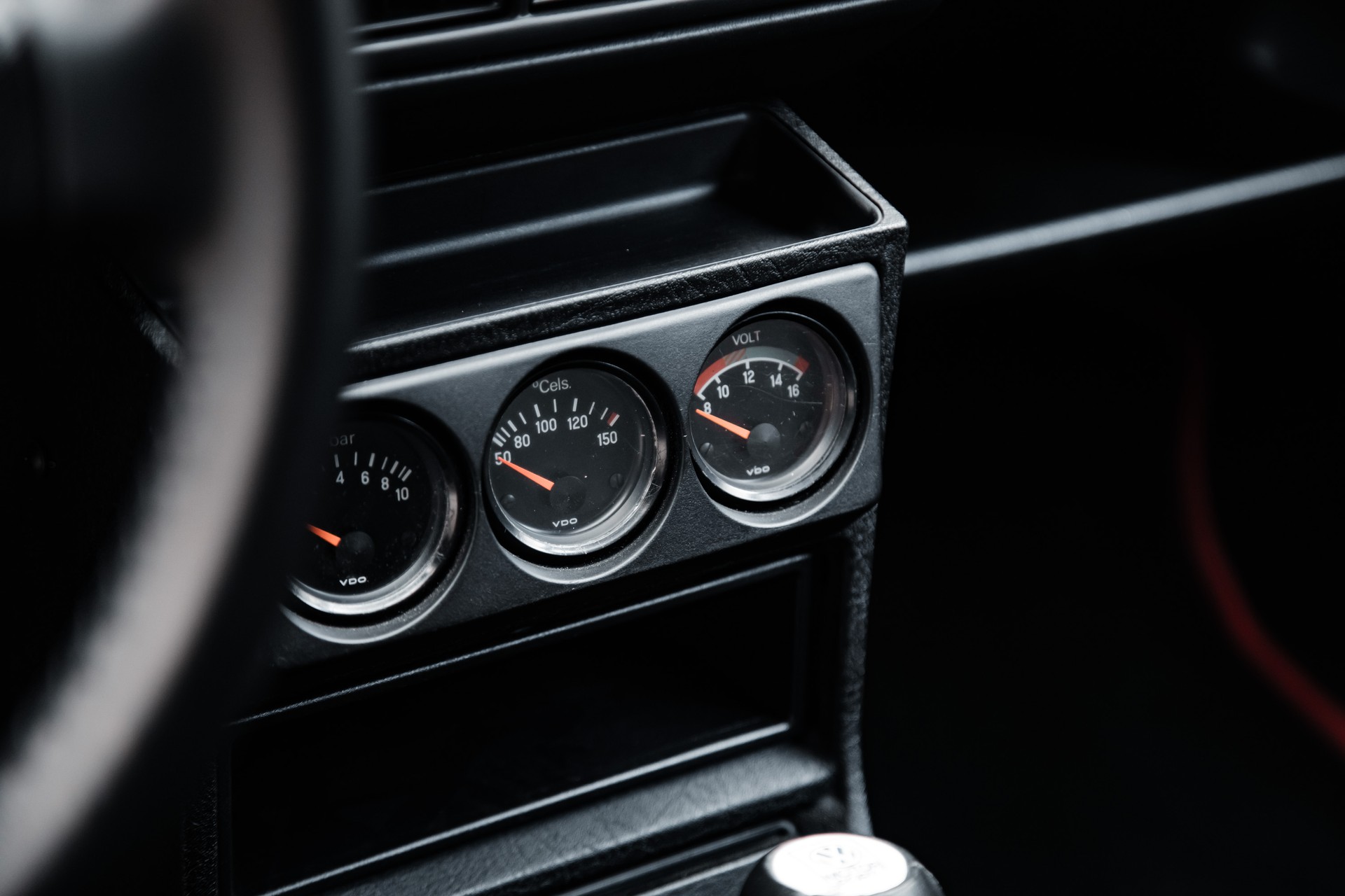 VW Golf 1800 GTI-image-14