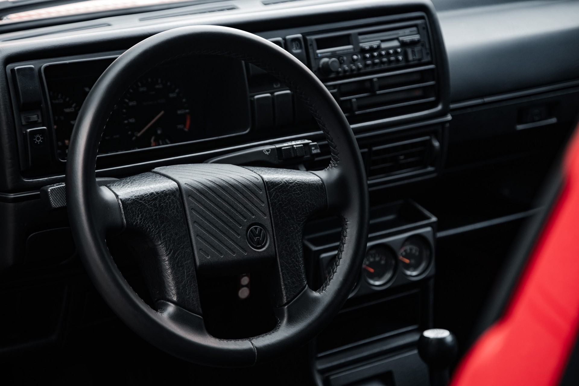 VW Golf 1800 GTI-image-13