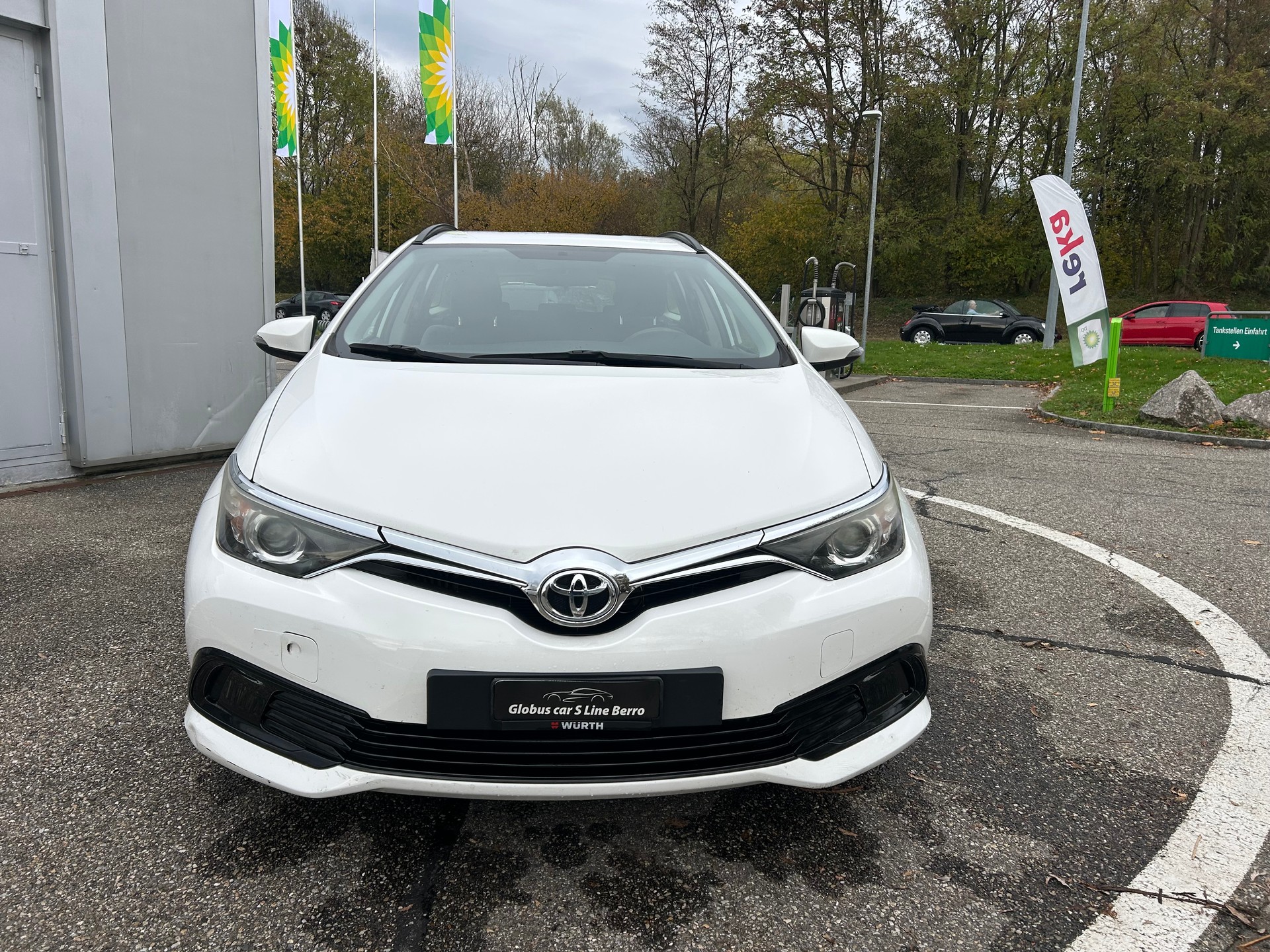 TOYOTA Auris Touring Sports 1.4 D-4D Active-image-0