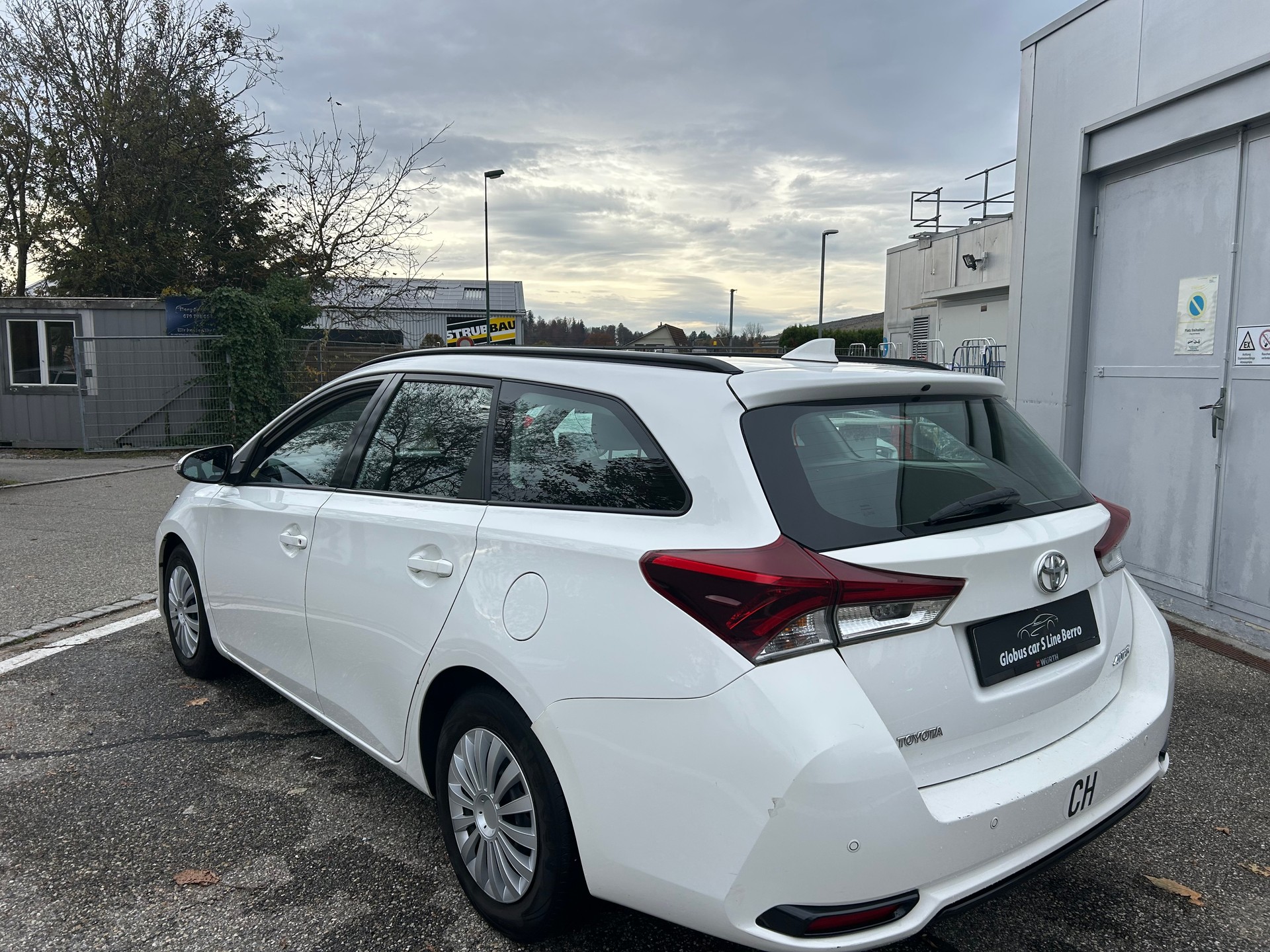 TOYOTA Auris Touring Sports 1.4 D-4D Active-image-7