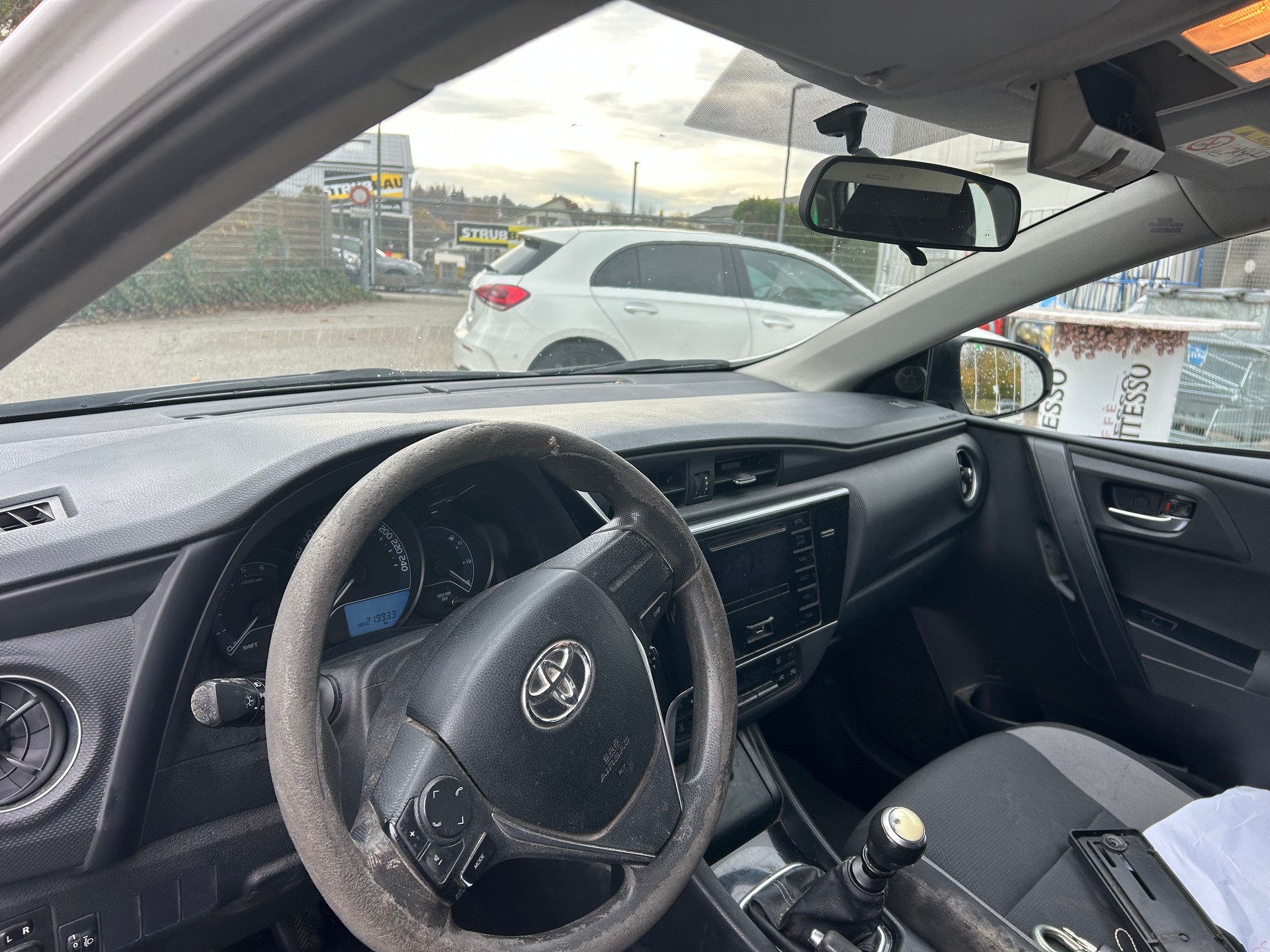 TOYOTA Auris Touring Sports 1.4 D-4D Active-image-10