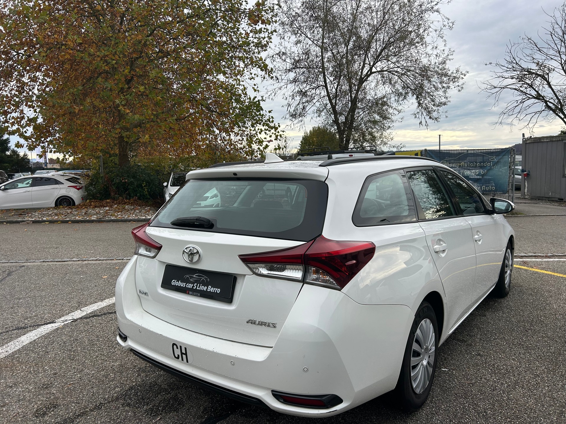 TOYOTA Auris Touring Sports 1.4 D-4D Active-image-5
