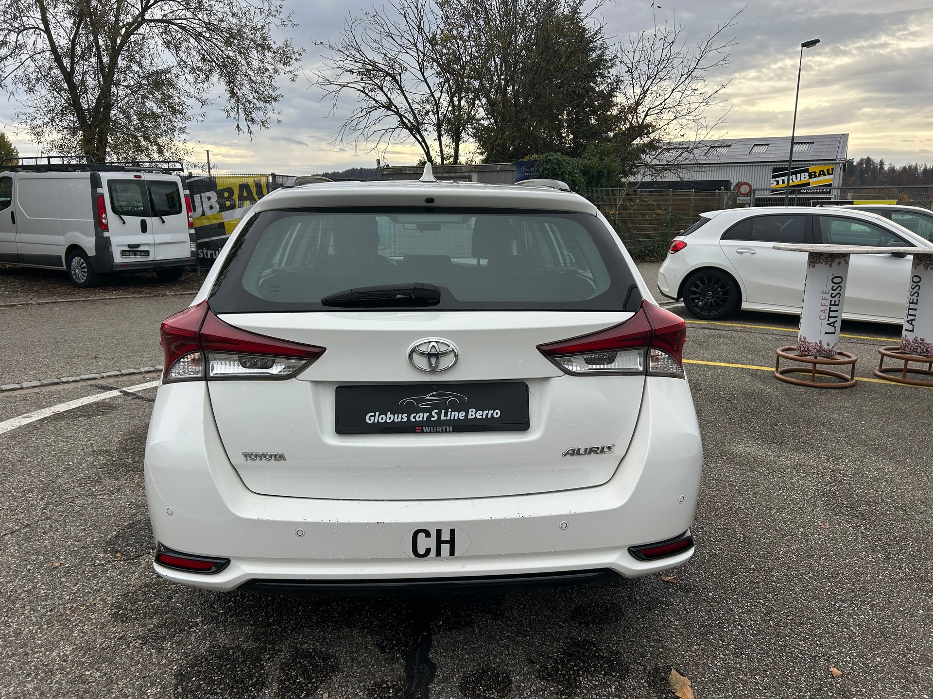 TOYOTA Auris Touring Sports 1.4 D-4D Active-image-6