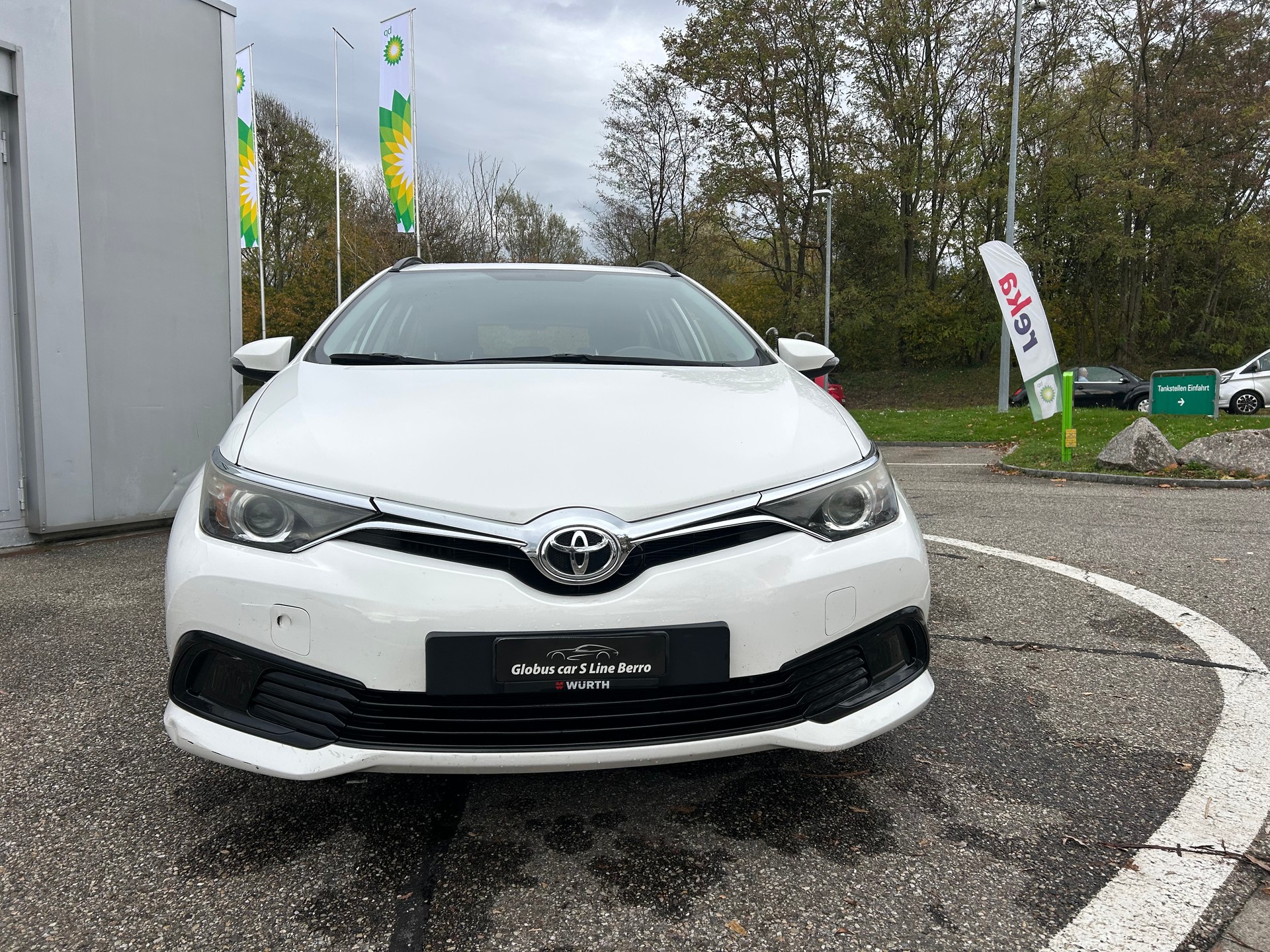 TOYOTA Auris Touring Sports 1.4 D-4D Active-image-1