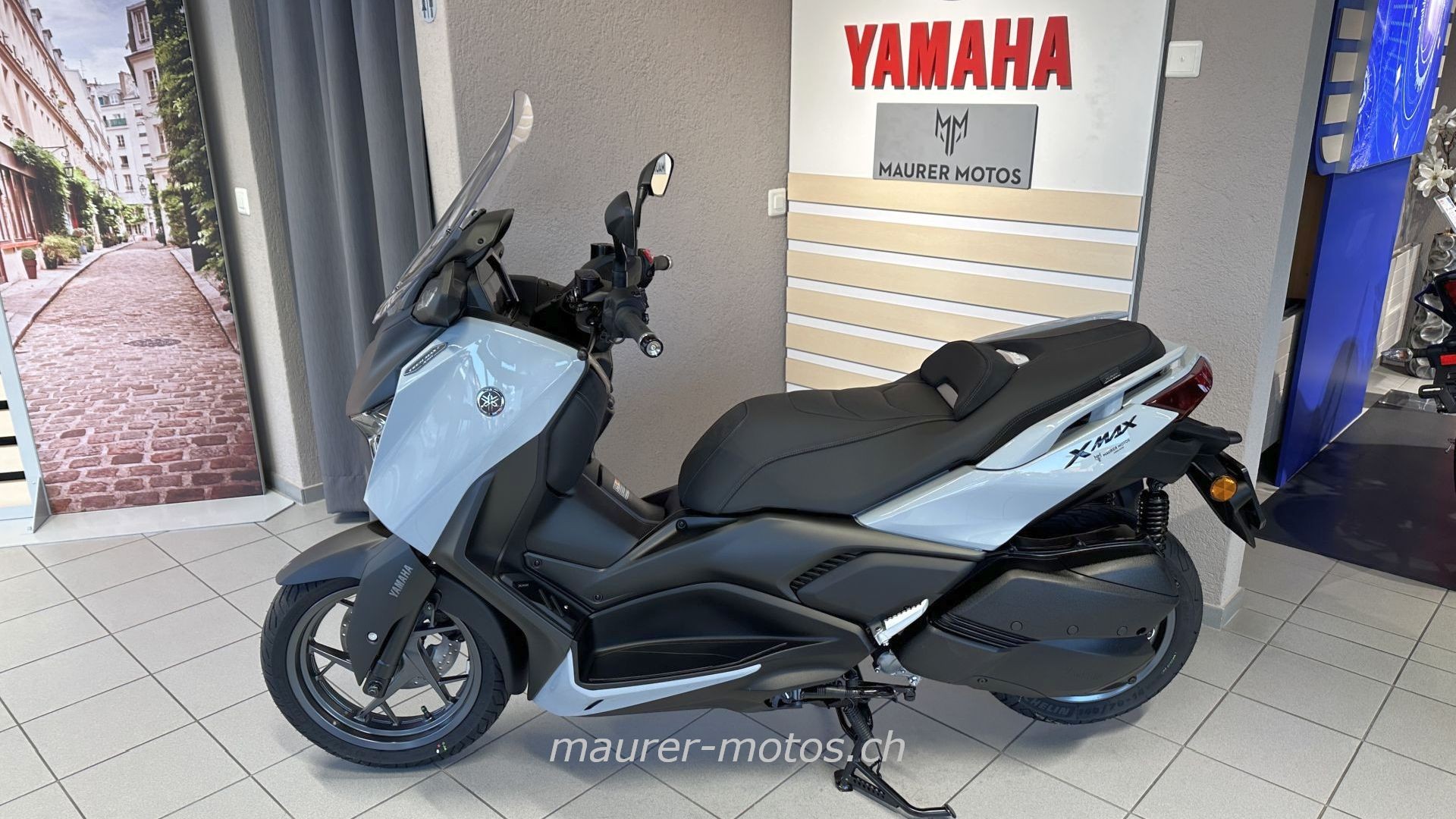 YAMAHA XMAX 300D TECHMAX-showroom-element-1