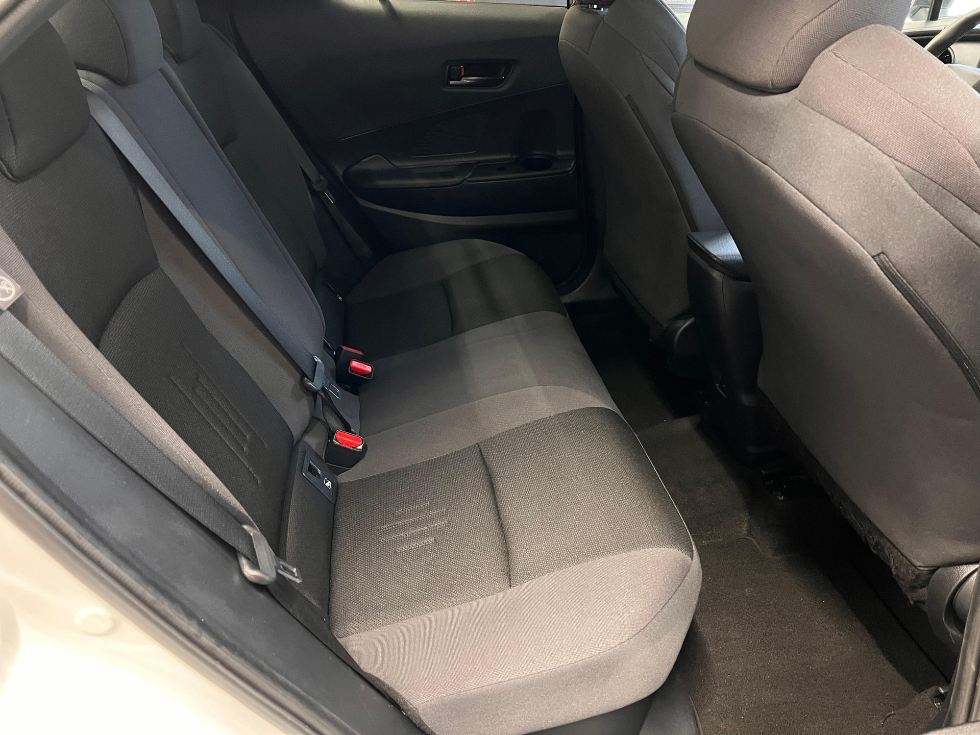 TOYOTA C-HR 2.0 HEV Trend 4x4-image-11