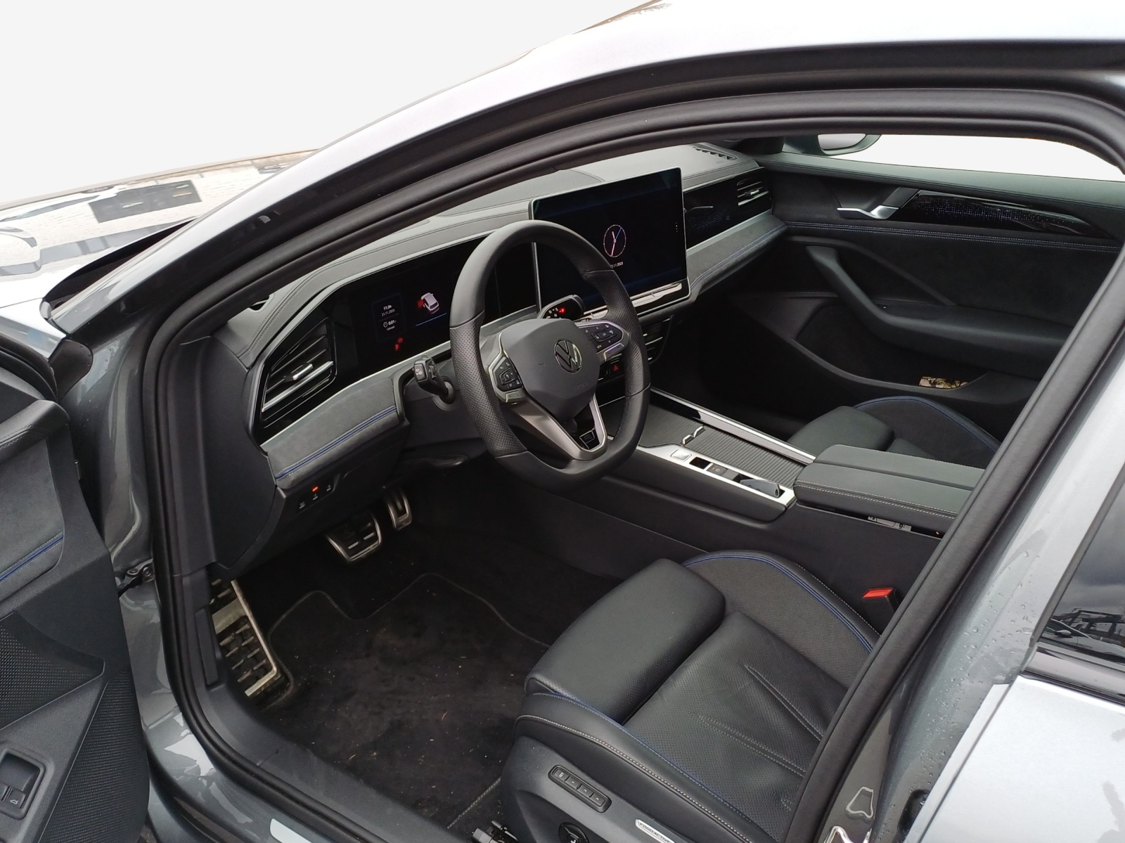 VW Passat Variant 1.5 TSI evo2 Plug-In- Hybrid R-Line DSG-image-8