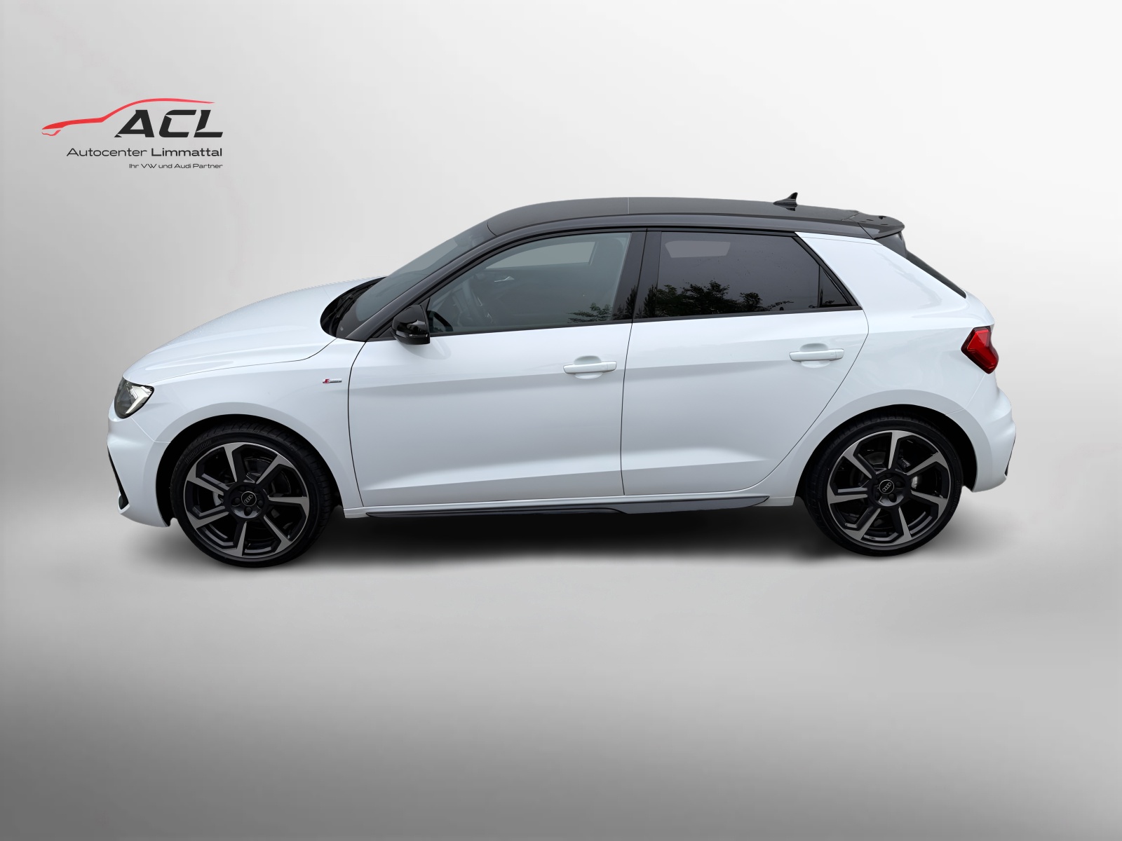 AUDI A1 Sportback 30 TFSI S Line Attraction S-tronic-image-2