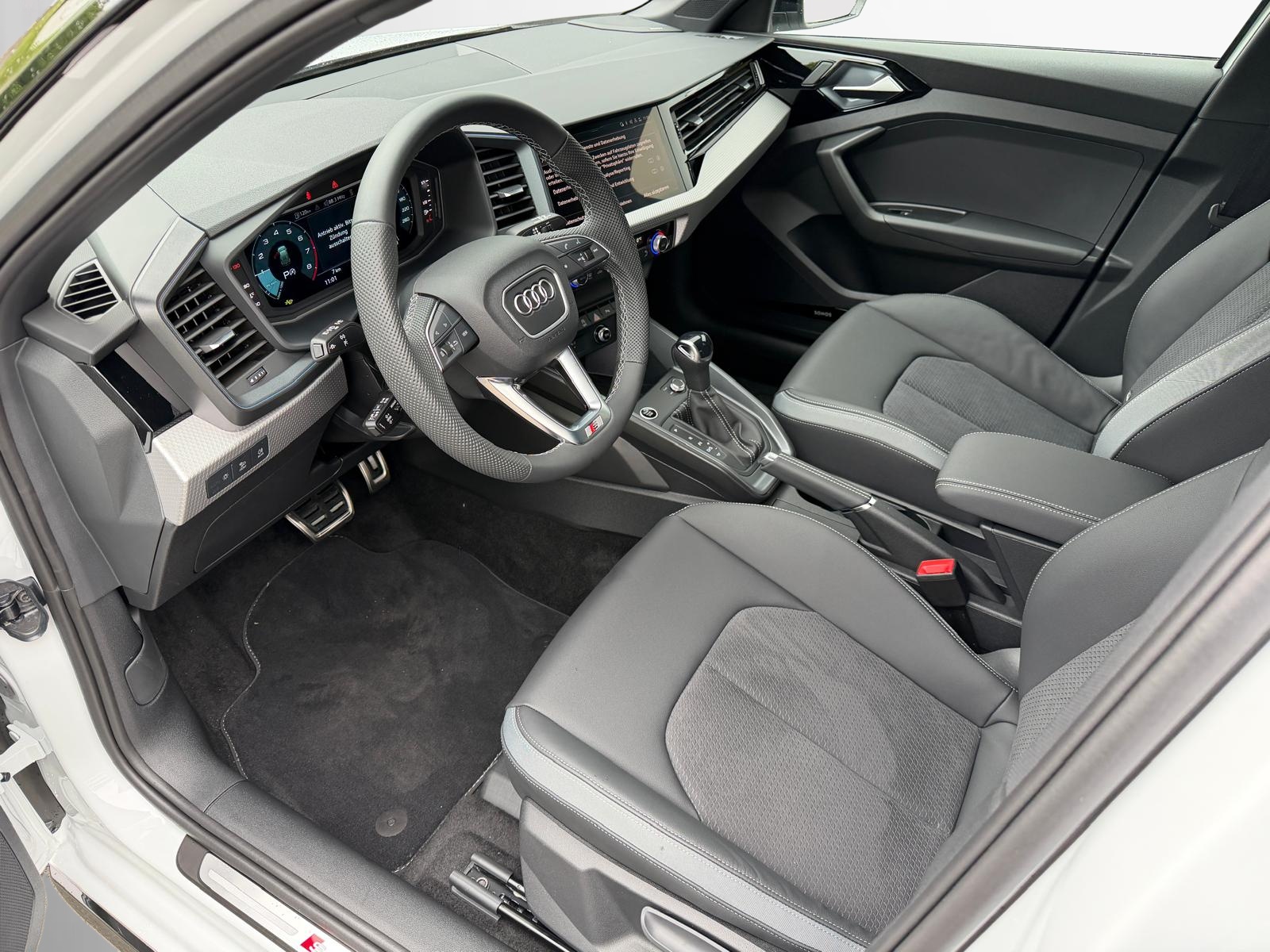 AUDI A1 Sportback 30 TFSI S Line Attraction S-tronic-image-4