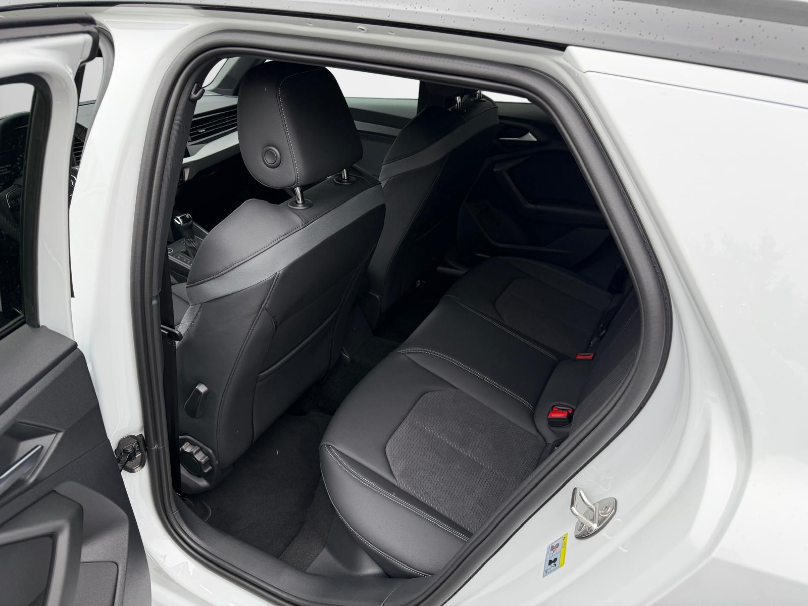 AUDI A1 Sportback 30 TFSI S Line Attraction S-tronic-image-6