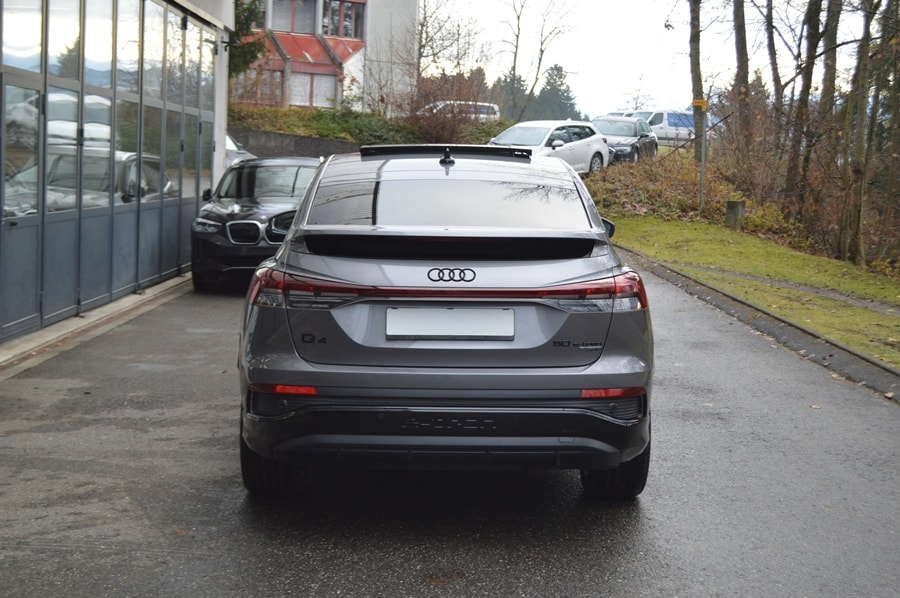 AUDI Q4 Sportback e-tron 50 quattro I Panoramadach-image-11