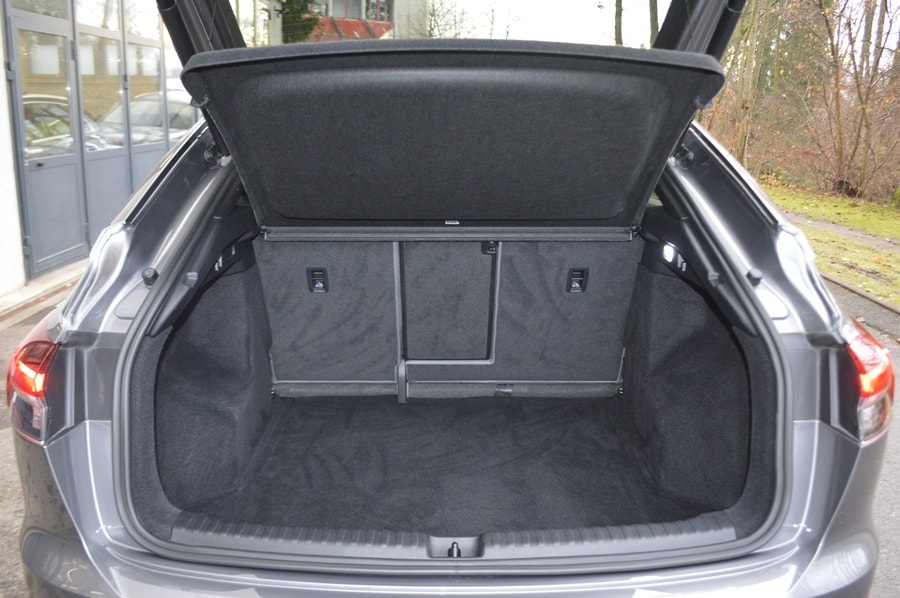 AUDI Q4 Sportback e-tron 50 quattro I Panoramadach-image-10