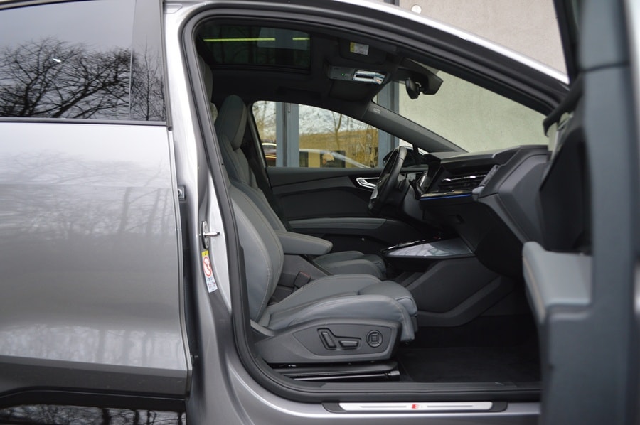 AUDI Q4 Sportback e-tron 50 quattro I Panoramadach-image-6
