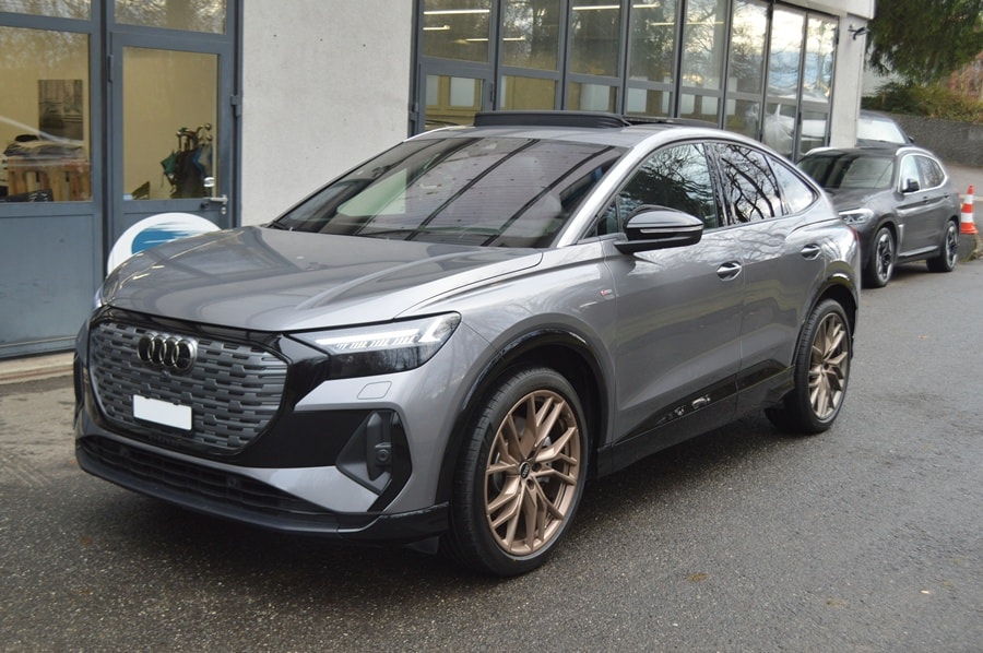AUDI Q4 Sportback e-tron 50 quattro I Panoramadach-image-12