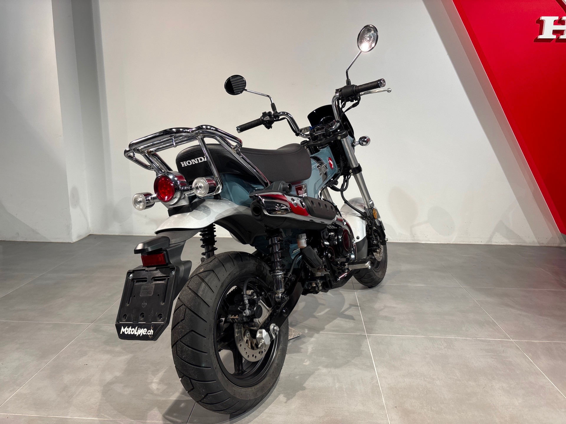 HONDA St 125 Dax-showroom-element-3