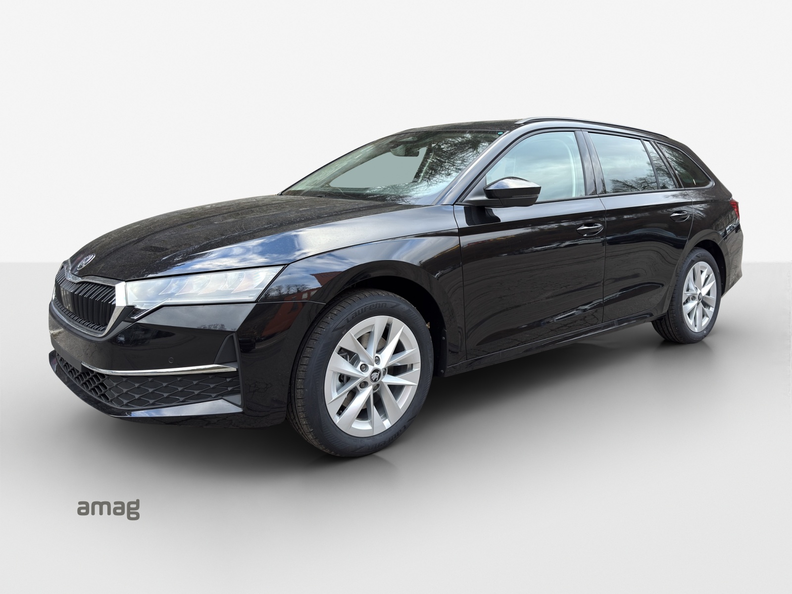 SKODA Octavia Combi 2.0 TSI DSG Selection 4x4-image-0
