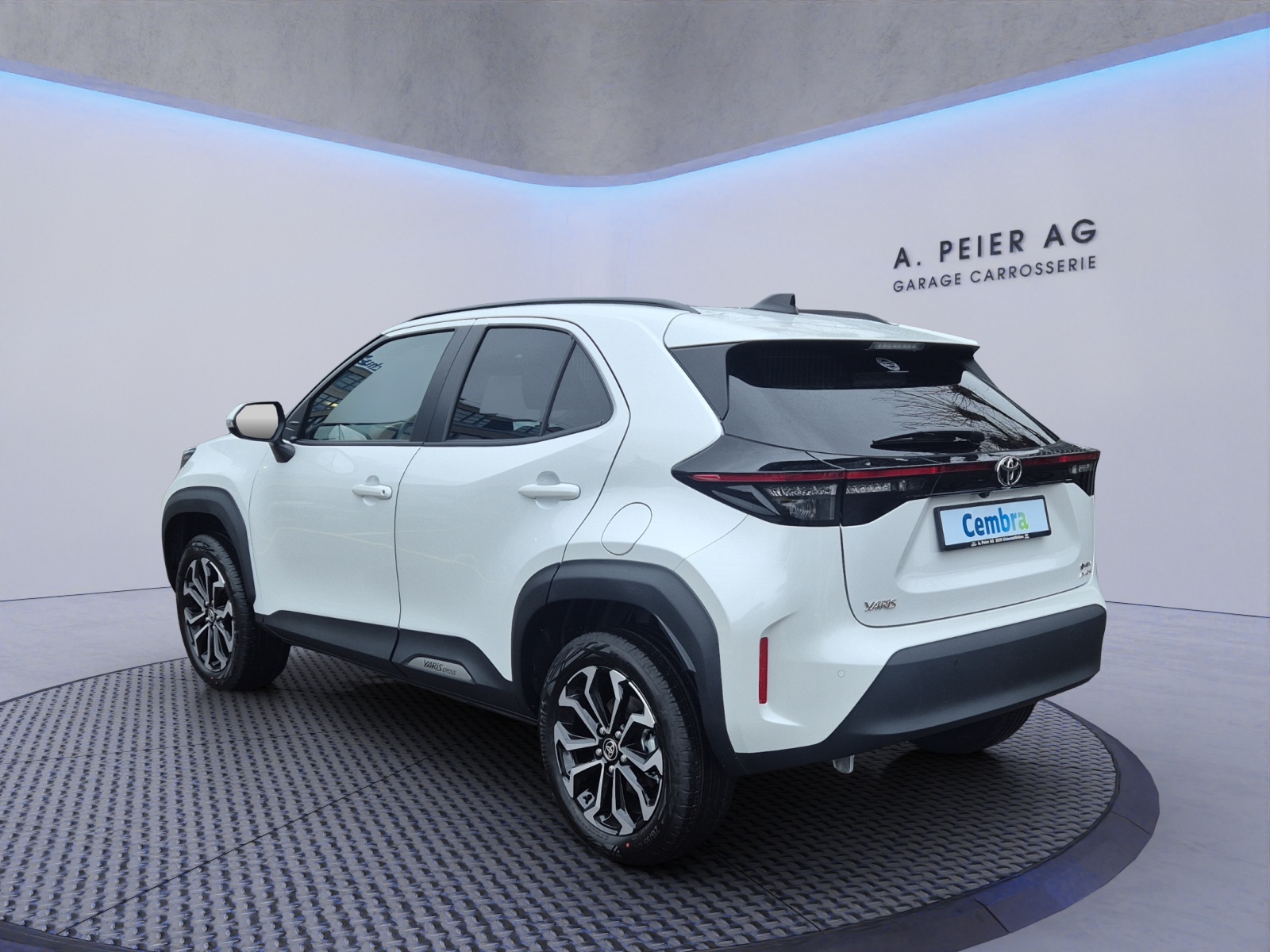 TOYOTA Yaris Cross 1.5 Trend AWDi e-CVT-showroom-element-2