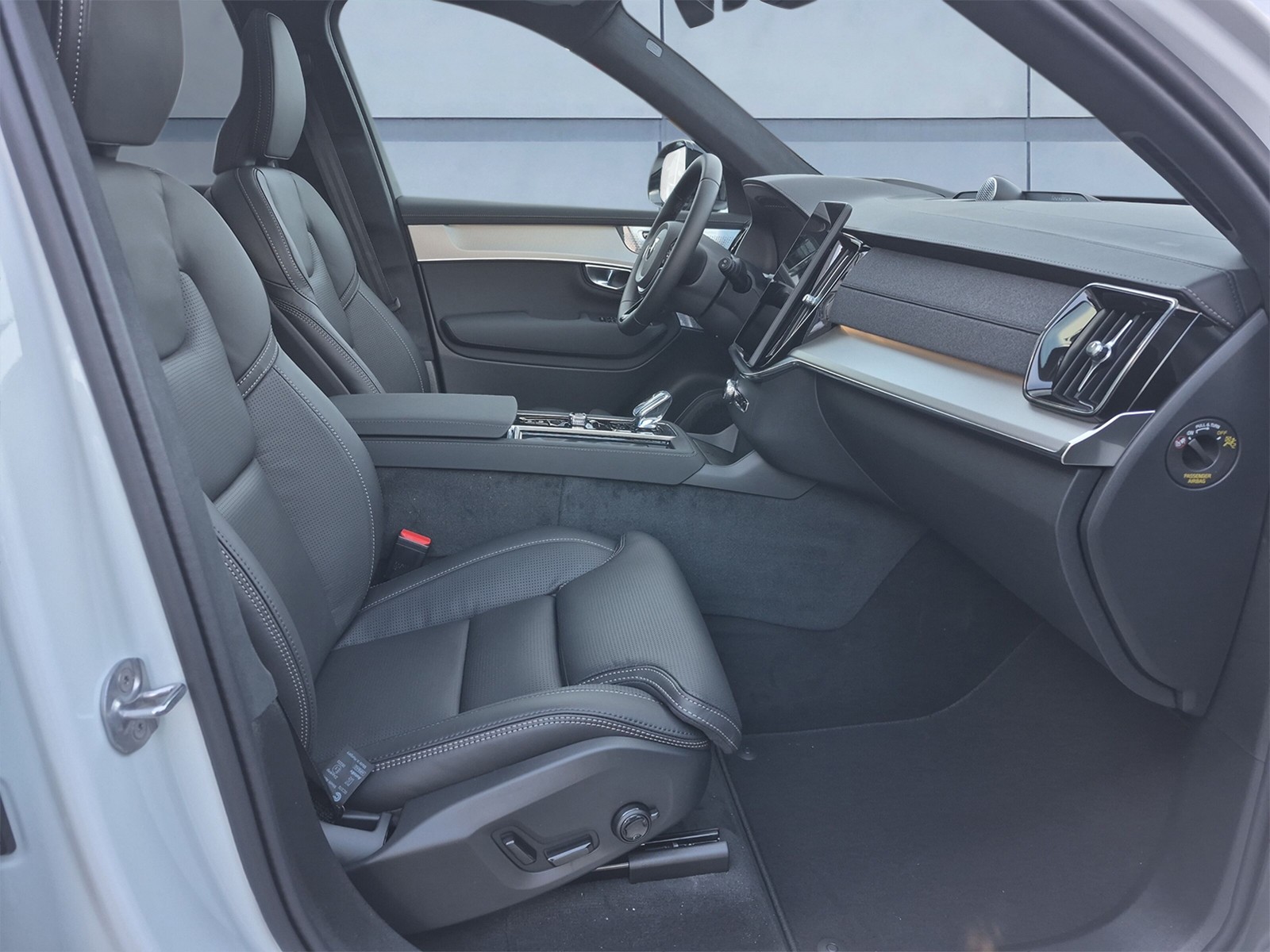 VOLVO XC90 2.0 T8 TE Black Edition eAWD-image-12